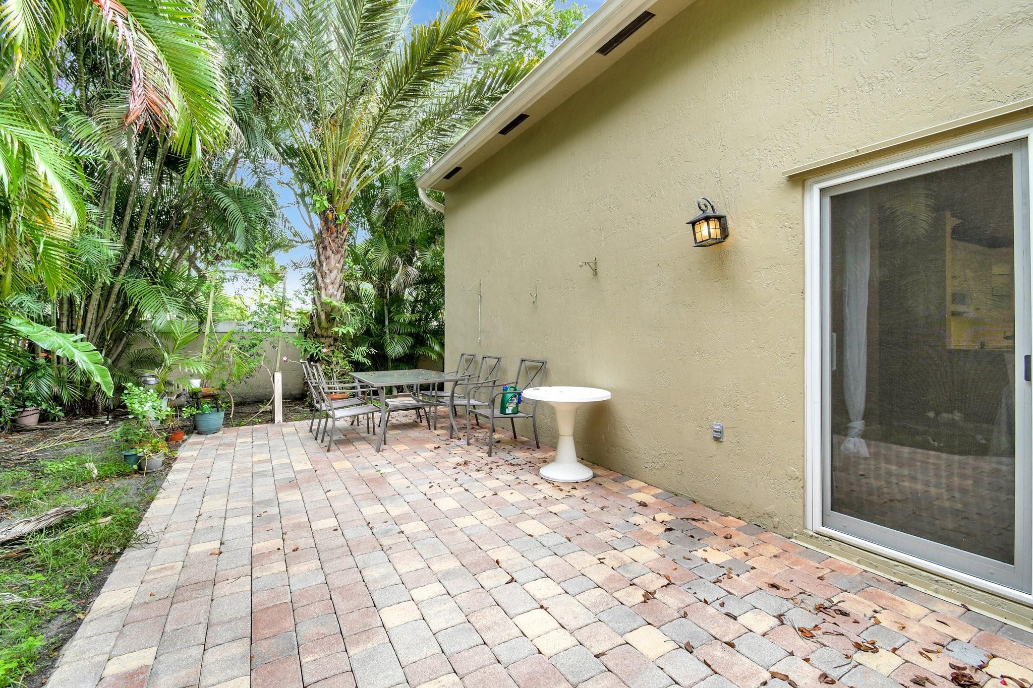 Photo for 134 E Riverbend Drive, Sunrise, FL 33326 - Listing #FX-10503326 134 E Riverbend Drive, Sunrise, FL 33326