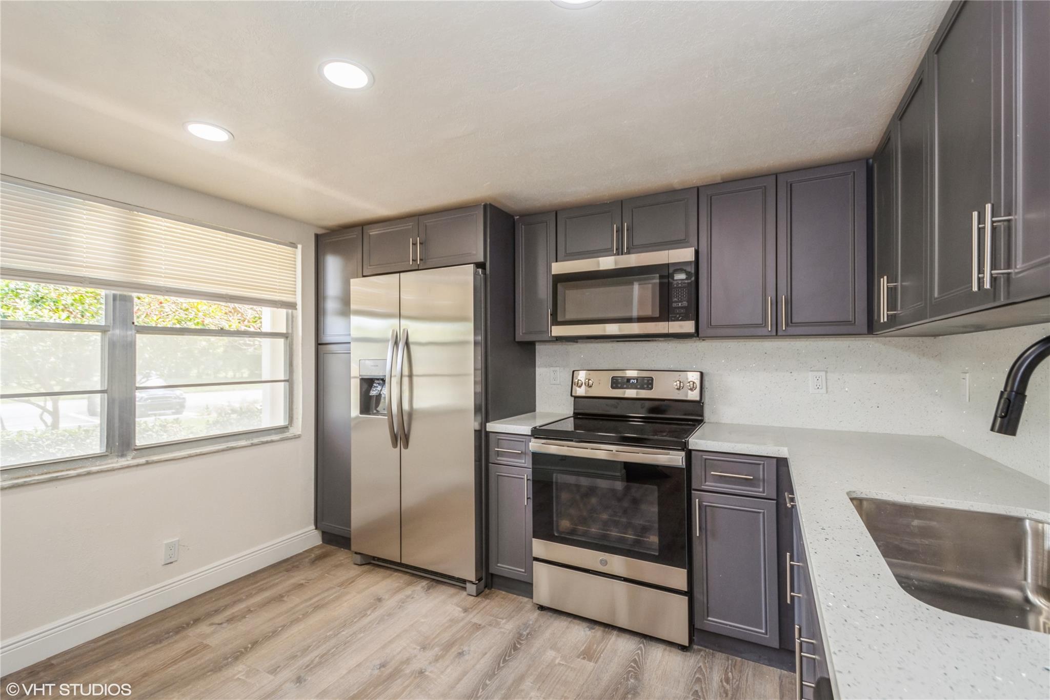 Photo for 2805 Victoria Way, D1, Coconut Creek, FL 33066 - listing #FX-10514033 2805 Victoria Way, D1, Coconut Creek, FL 33066