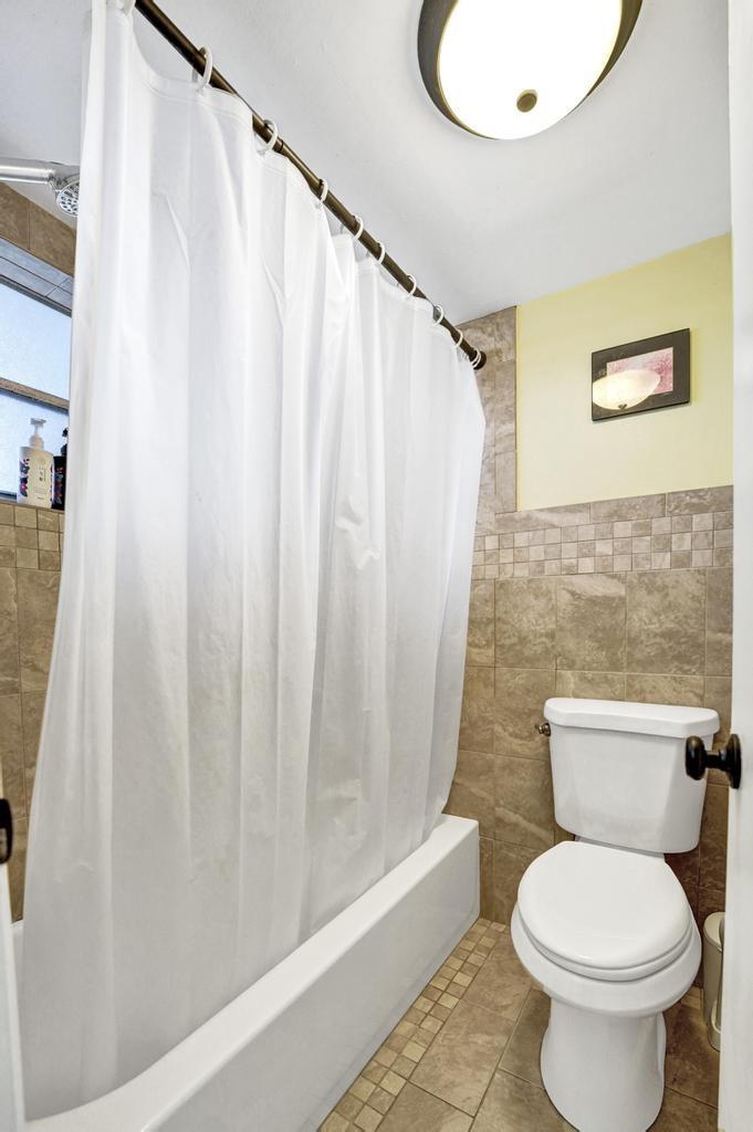 Photo for 9230 Lagoon Place, 406, Davie, FL 33324 - Listing #FX-10527214 9230 Lagoon Place, 406, Davie, FL 33324