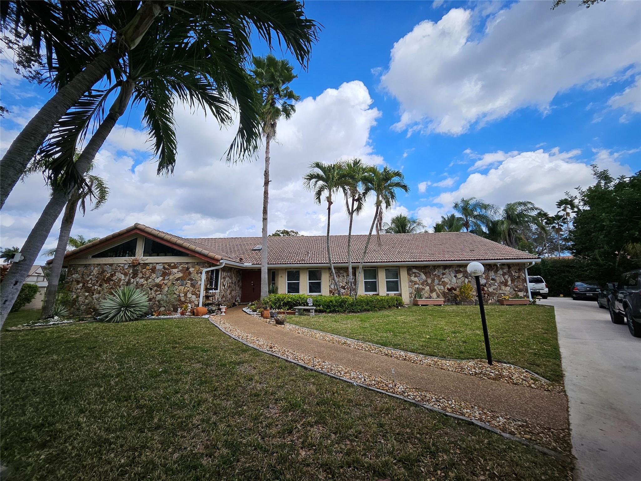 197 NW 113th Way, Coral Springs, FL 33071