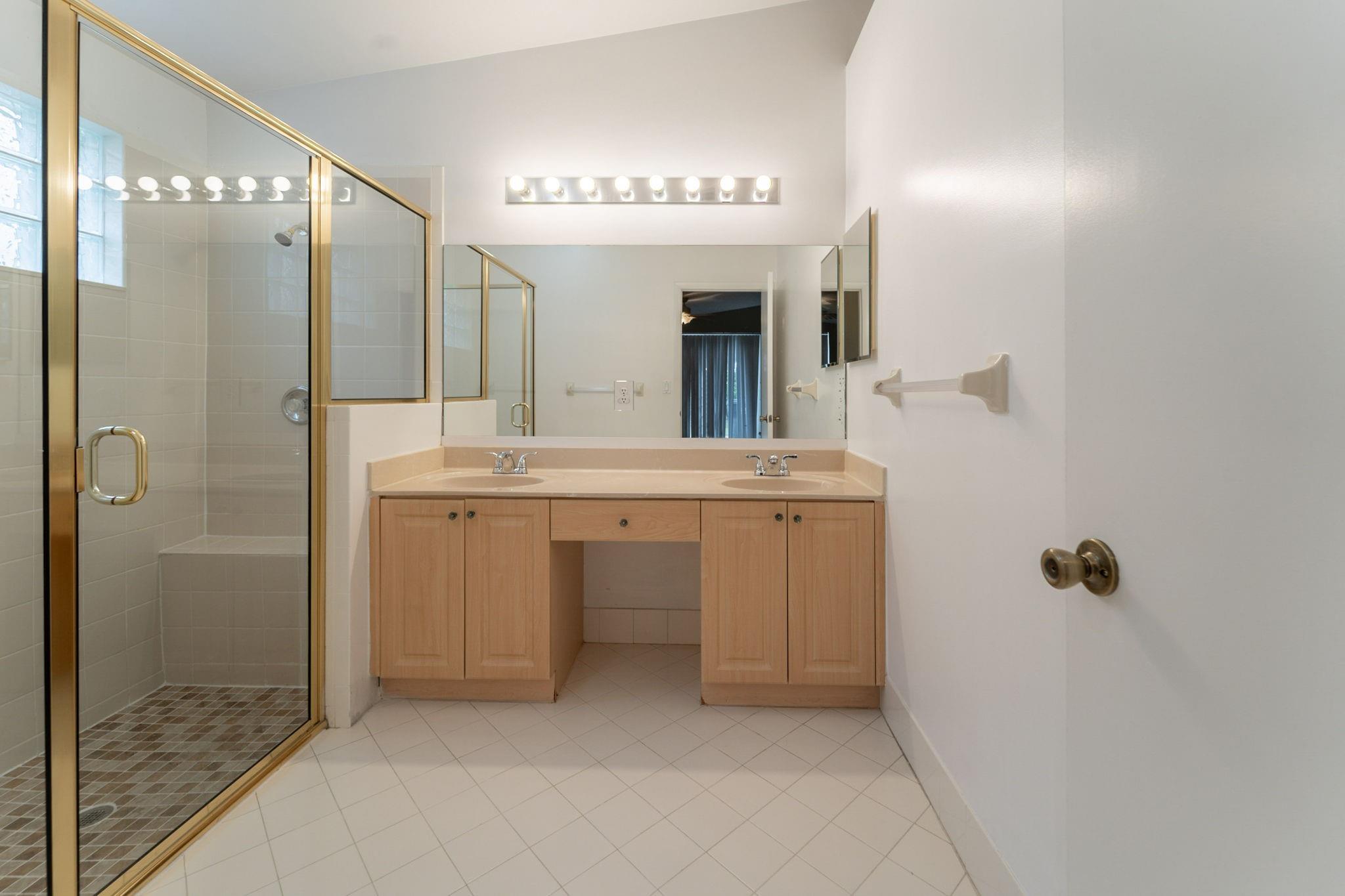 Photo for 6359 Stonehurst Circle, Lake Worth, FL 33467 - Listing #FX-10528195 6359 Stonehurst Circle, Lake Worth, FL 33467