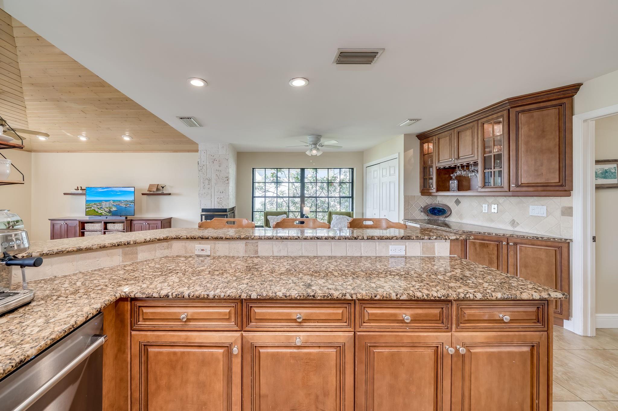 12422 Classic Drive, Coral Springs, FL 33071