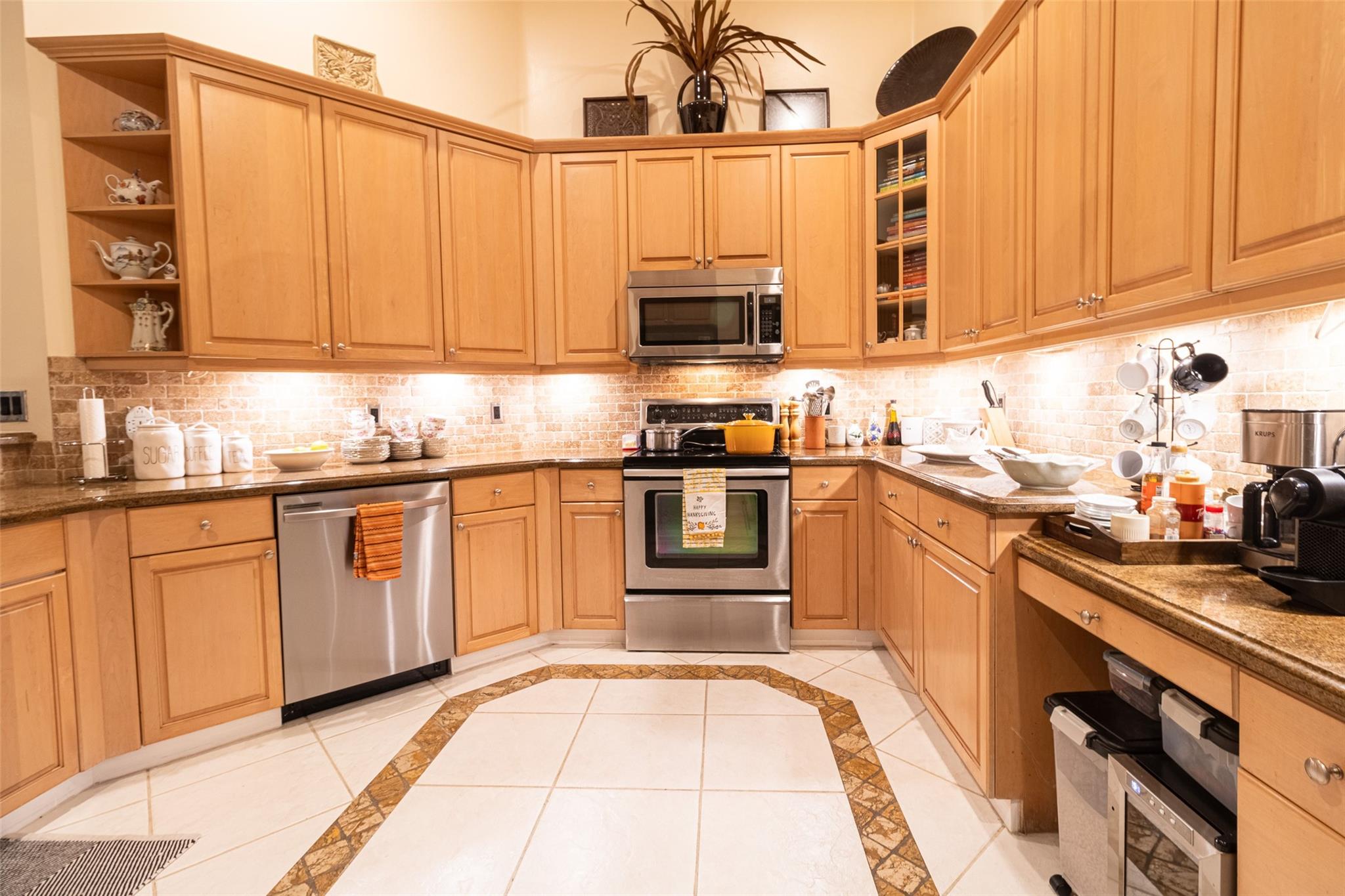 5062 Kensington Circle, Coral Springs, FL 33076