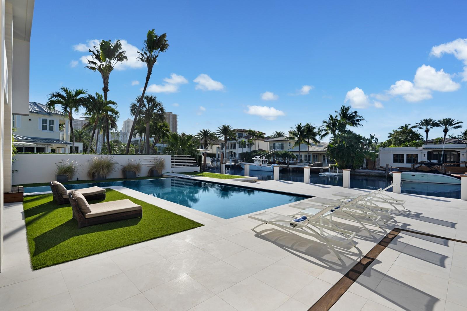 10 Pelican Drive, Fort Lauderdale, FL 33301