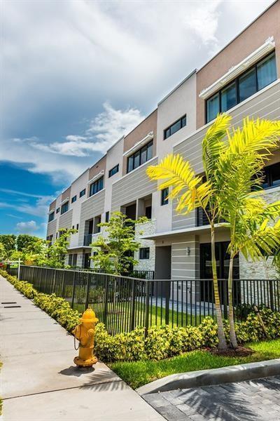 Photo for 835 NE 17th Terrace, 12 12, Fort Lauderdale, FL 33304 - listing #FX-10528428 835 NE 17th Terrace, 12 12, Fort Lauderdale, FL 33304