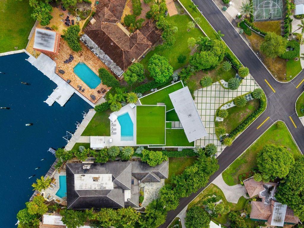 19 Gatehouse Road, Sea Ranch Lakes, FL 33308