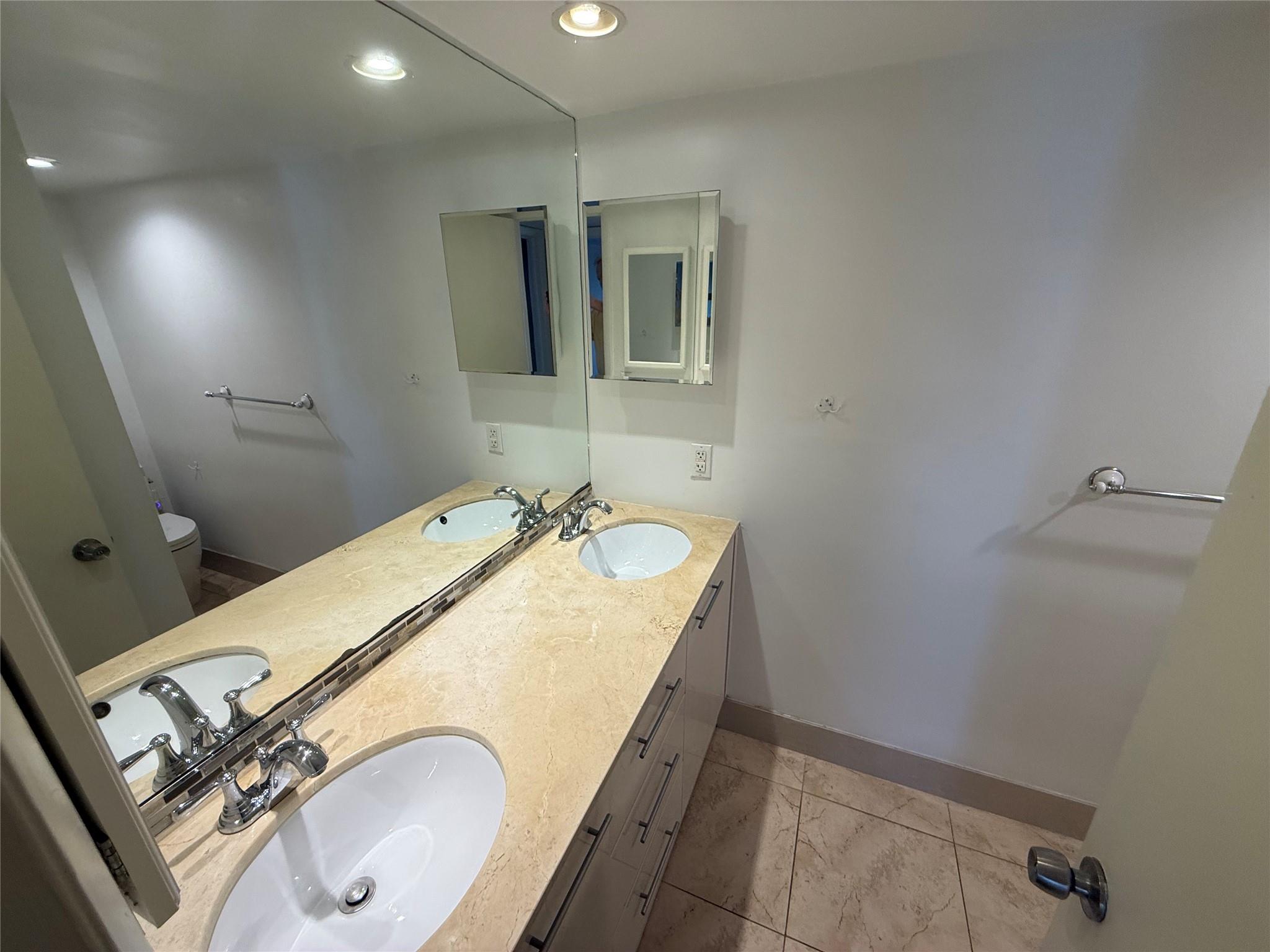 19428 NE 26th Avenue 103, Miami, FL 33180