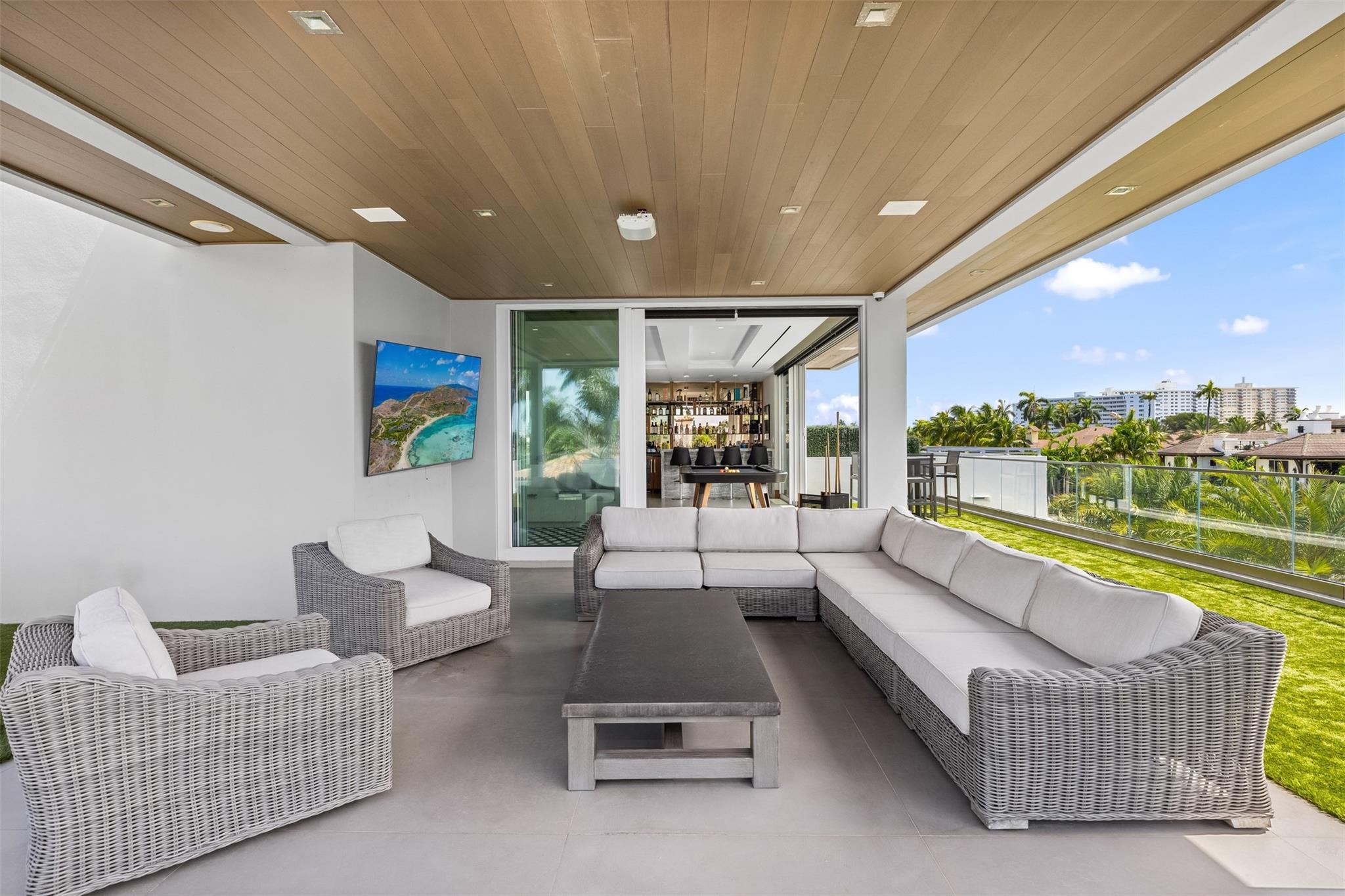 650 Royal Plaza Drive, Fort Lauderdale, FL 33301