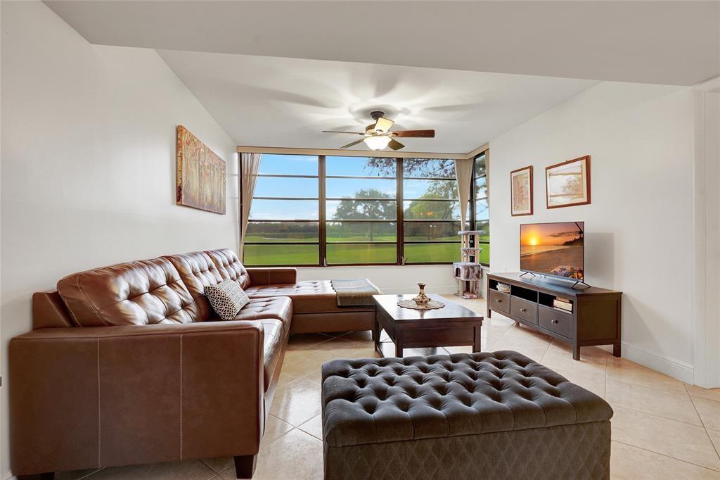 Photo for 1502 Whitehall Drive 106, Davie, FL 33324 - listing #FX-10540549 1502 Whitehall Drive 106, Davie, FL 33324