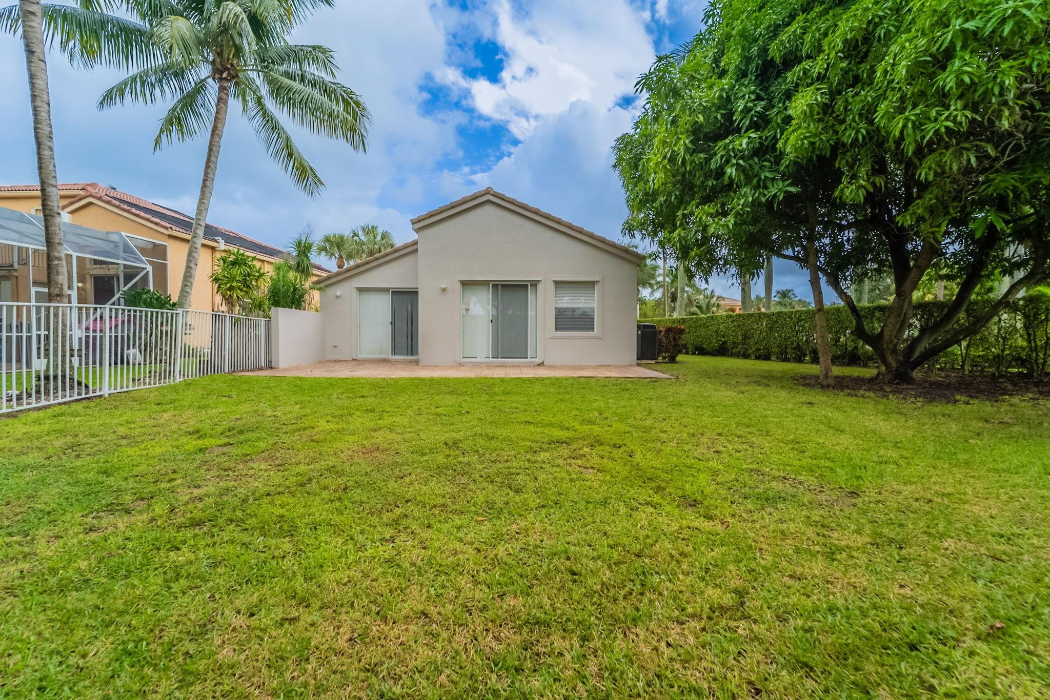 Photo for 6359 Stonehurst Circle, Lake Worth, FL 33467 - Listing #FX-10528195 6359 Stonehurst Circle, Lake Worth, FL 33467