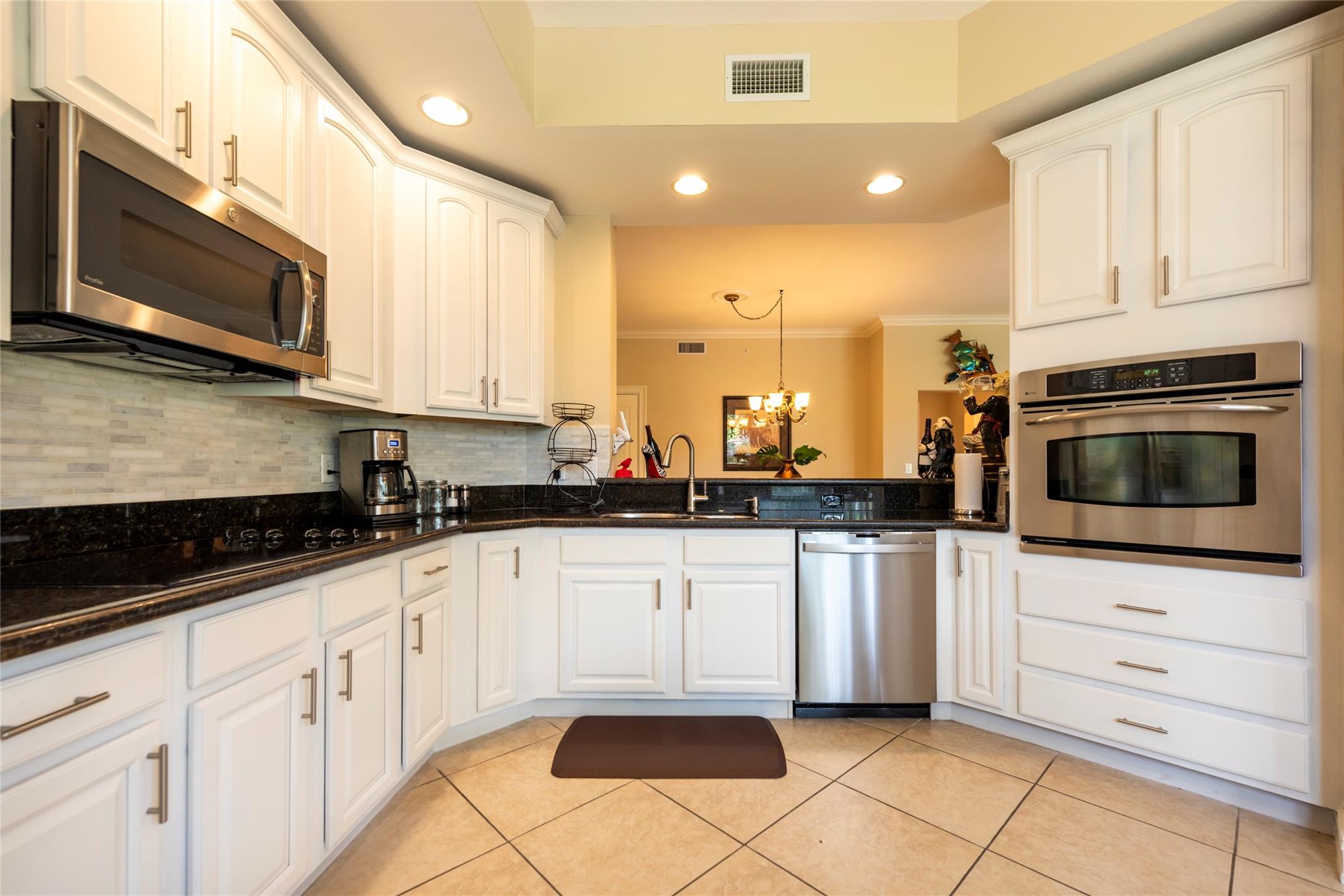 Photo for 16135 Emerald Estates Drive, 272, Weston, FL 33331 - listing #FX-10507055 16135 Emerald Estates Drive, 272, Weston, FL 33331