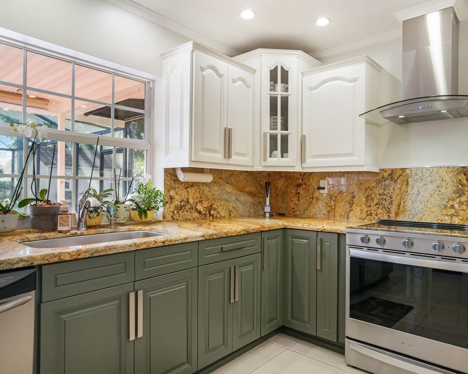 906 NW 83rd Drive, Coral Springs, FL 33071