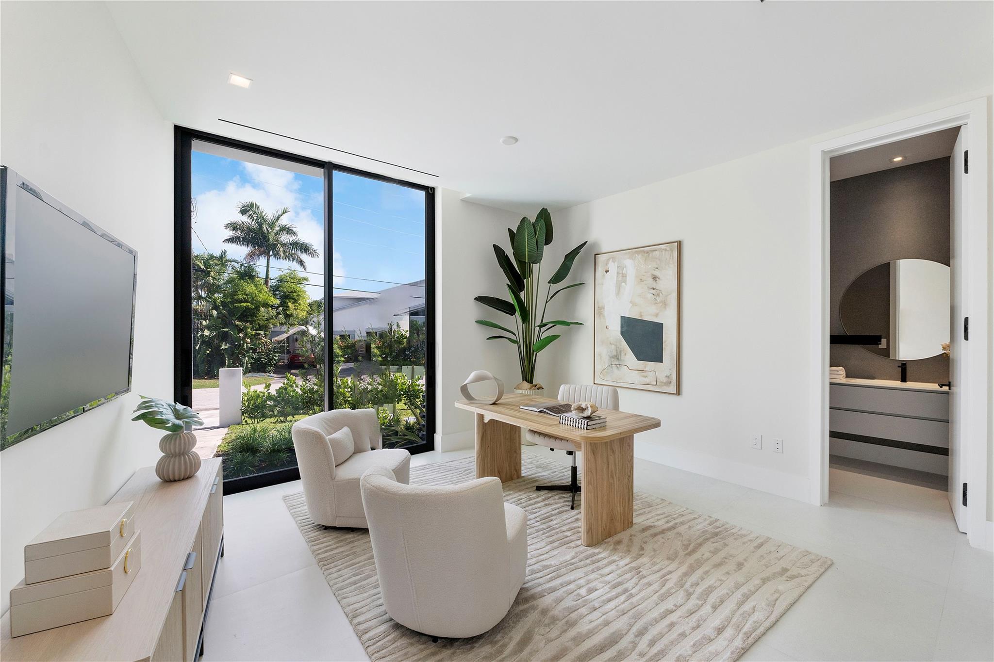 2880 NE 28th Street, Fort Lauderdale, FL 33306