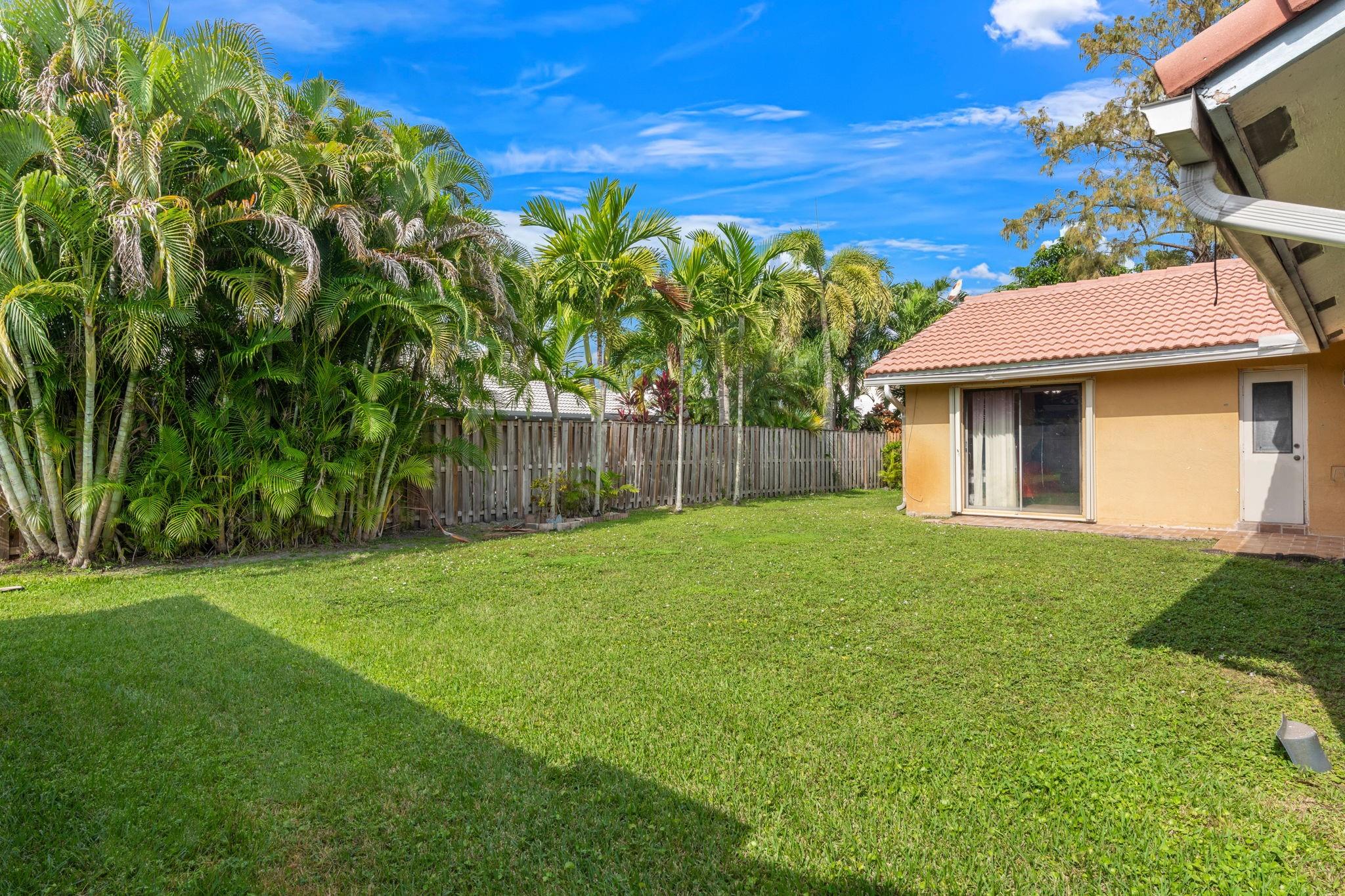 2326 NW 96th Way, Coral Springs, FL 33065