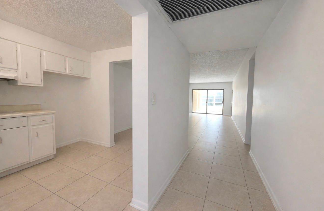 9440 SW 8 Street 208, Boca Raton, FL 33428