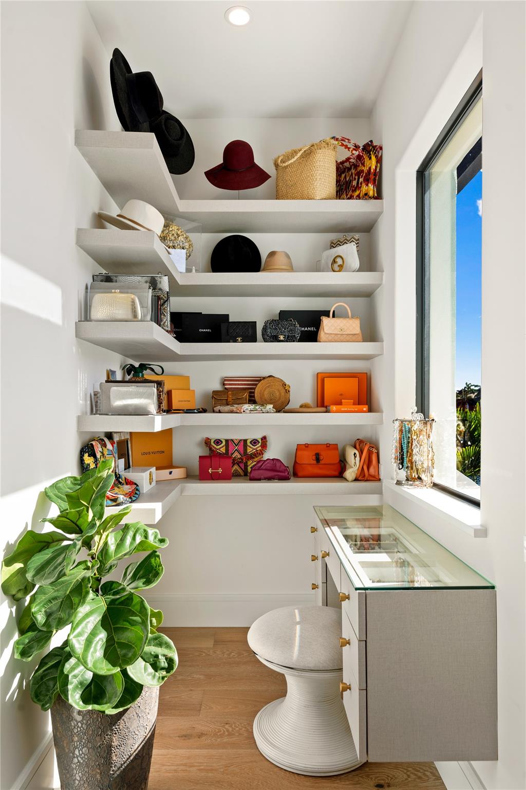 2300 NE 34th Court, Lighthouse Point, FL 33064