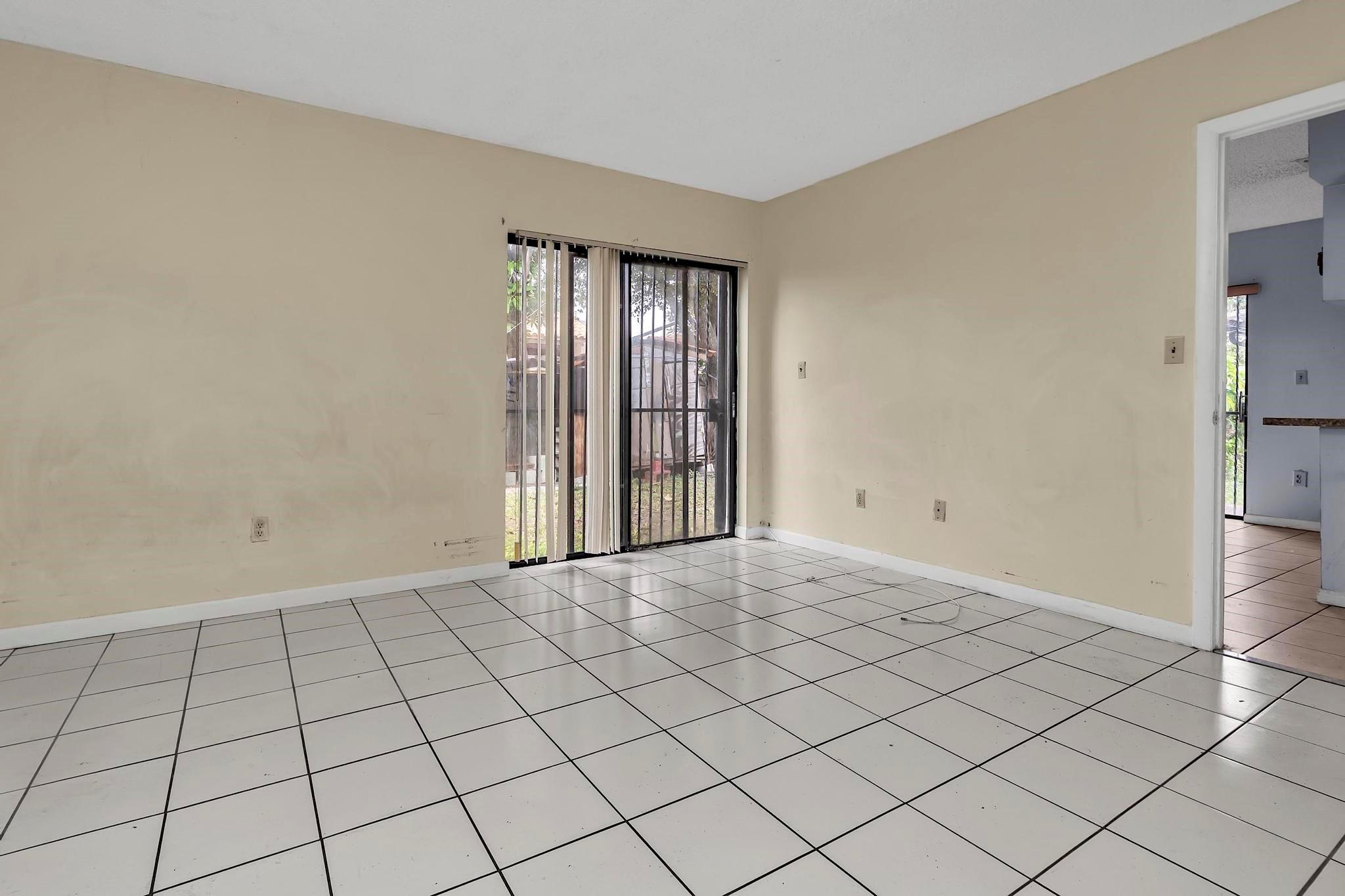 602 SW 99th Place, Miami, FL 33174