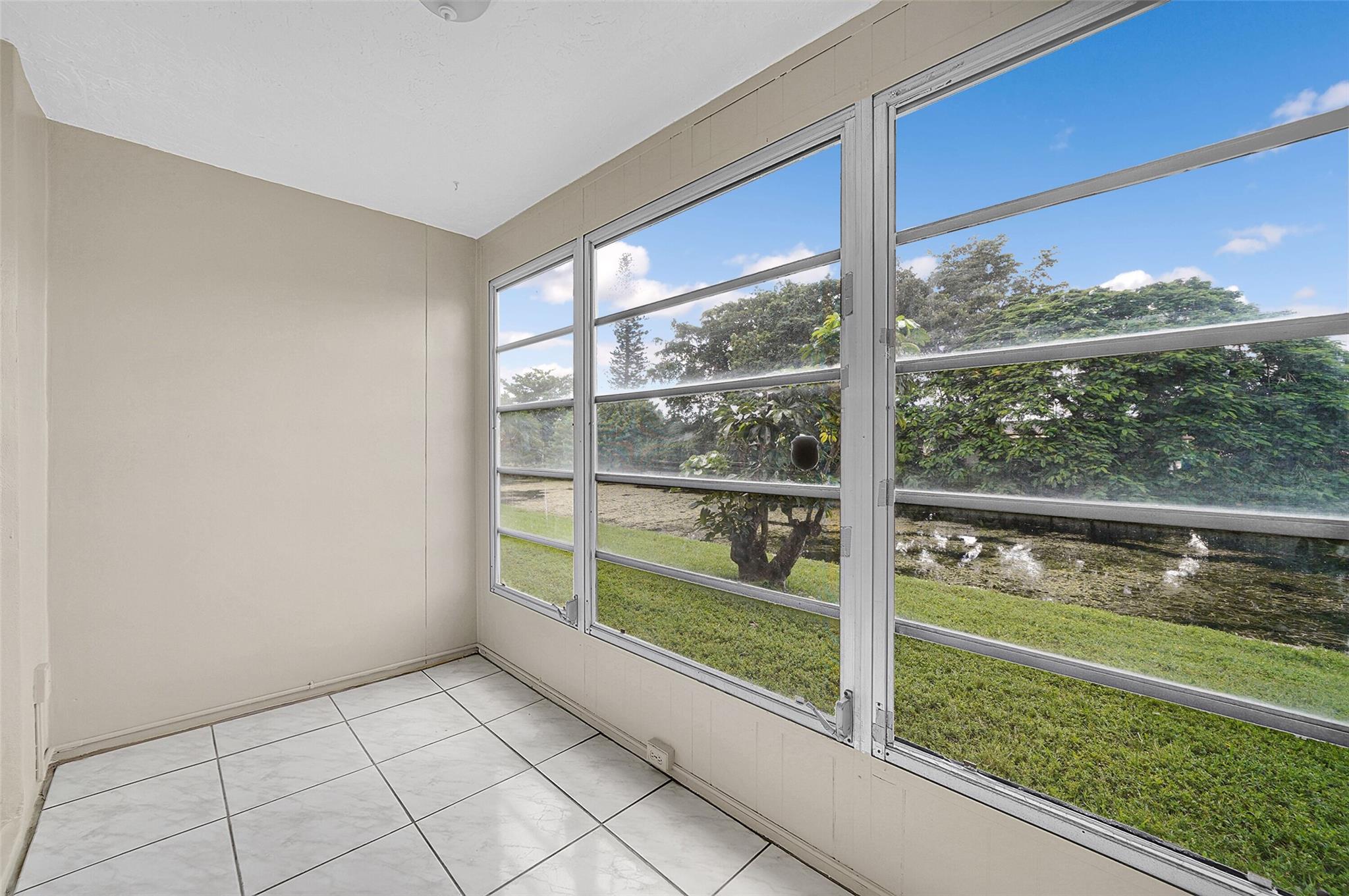 Photo for 9460 Sunrise Lakes Boulevard, 106, Sunrise, FL 33322 - Listing #FX-10526719 9460 Sunrise Lakes Boulevard, 106, Sunrise, FL 33322