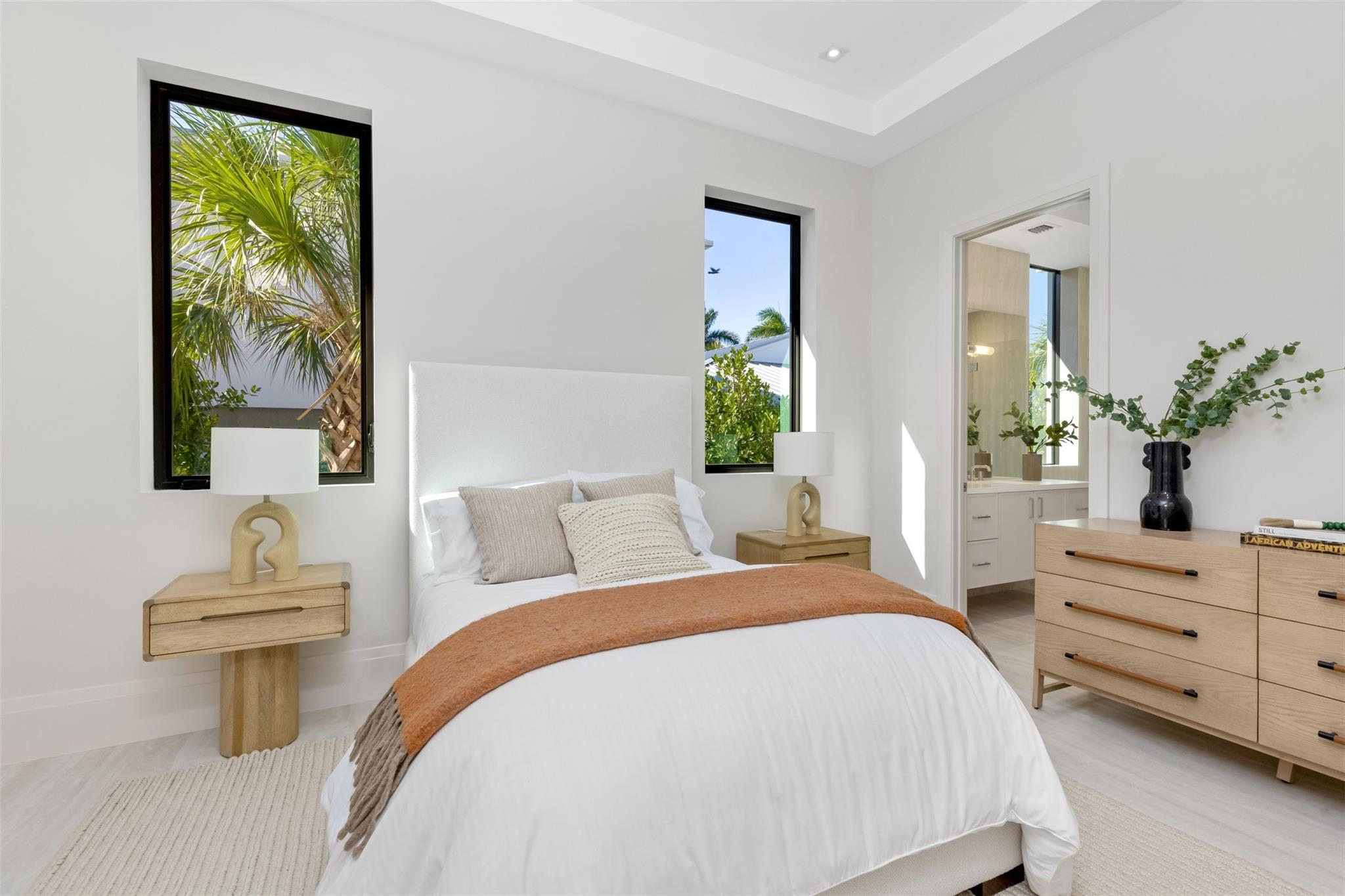 32 Seneca Road, Fort Lauderdale, FL 33308