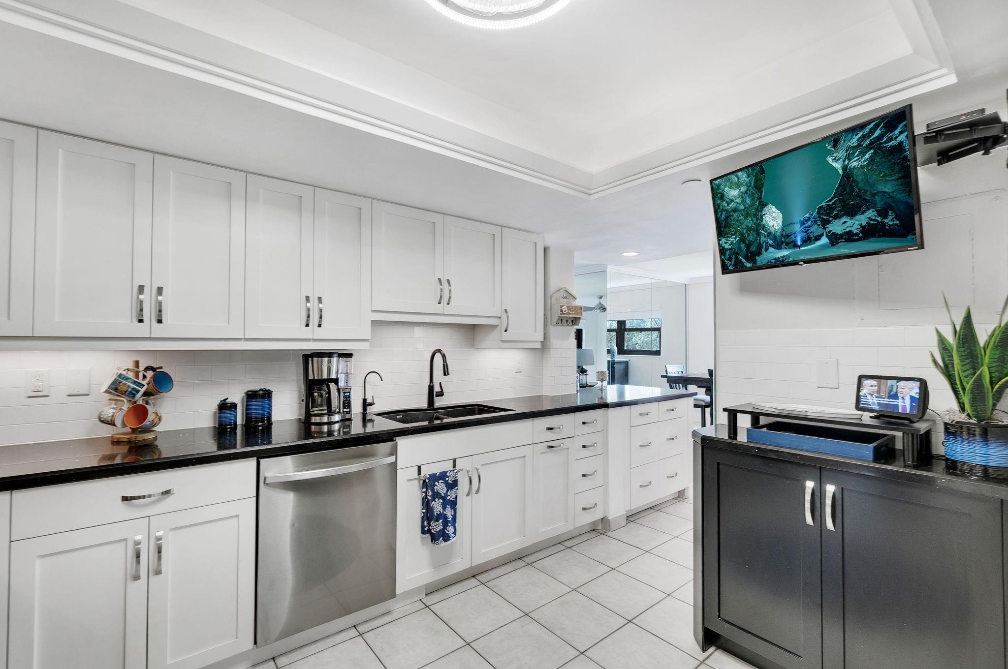Photo for 3200 Port Royale Drive N, 112, Fort Lauderdale, FL 33308 - Listing #FX-10519629 3200 Port Royale Drive N, 112, Fort Lauderdale, FL 33308