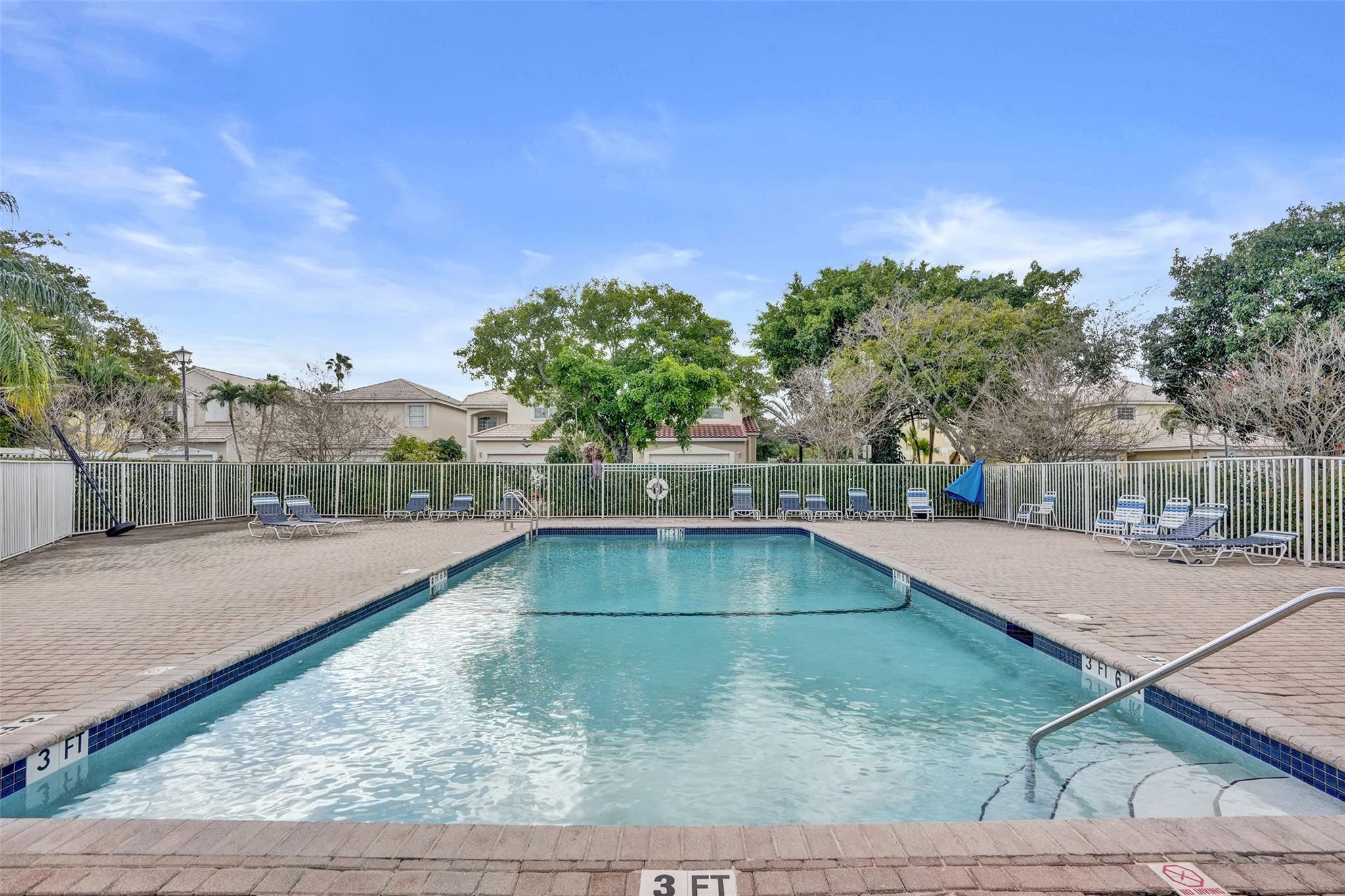 9814 NW 1st Mnr, Coral Springs, FL 33071