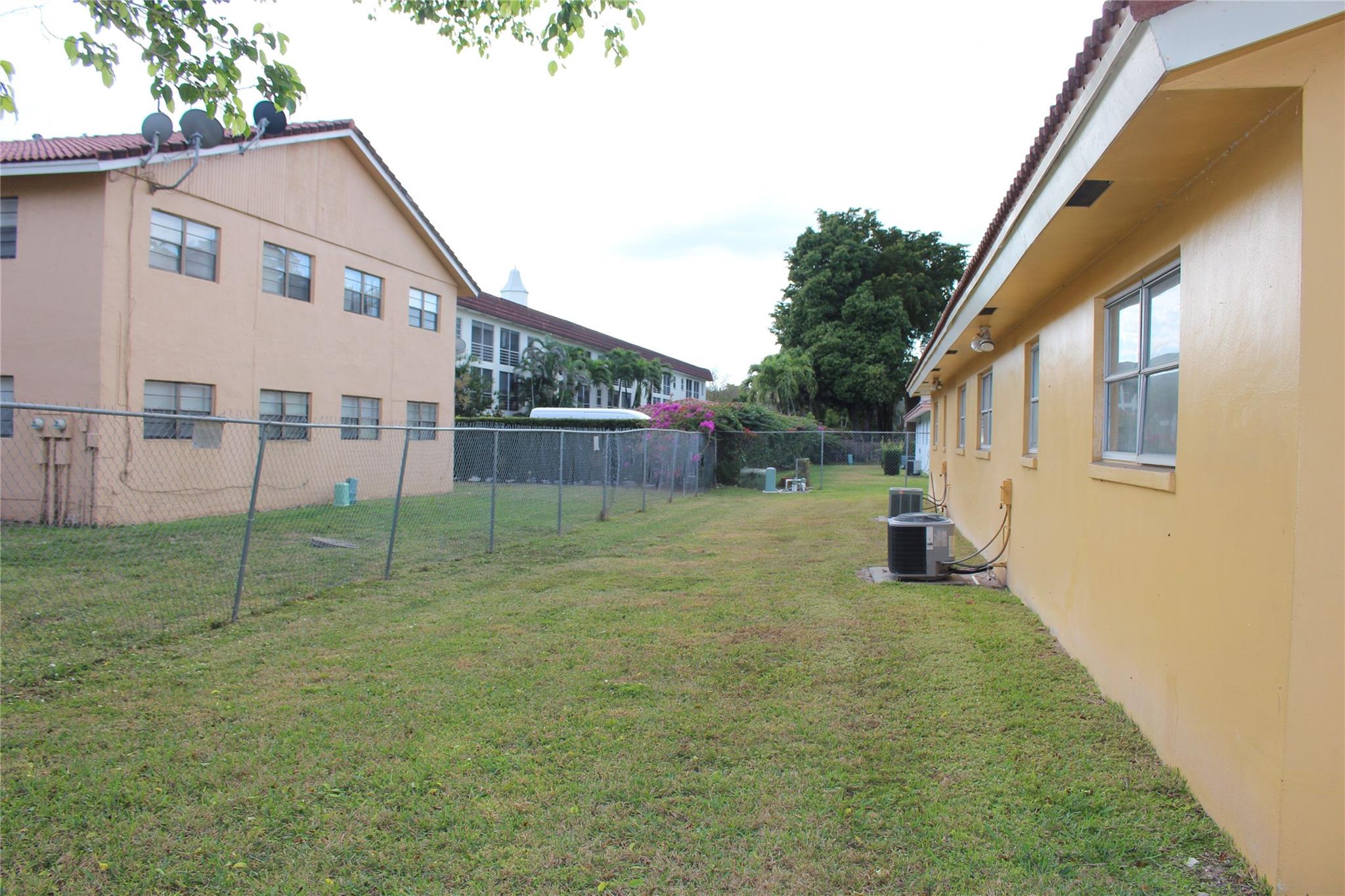 8600 NW 35th Street 3, Coral Springs, FL 33065