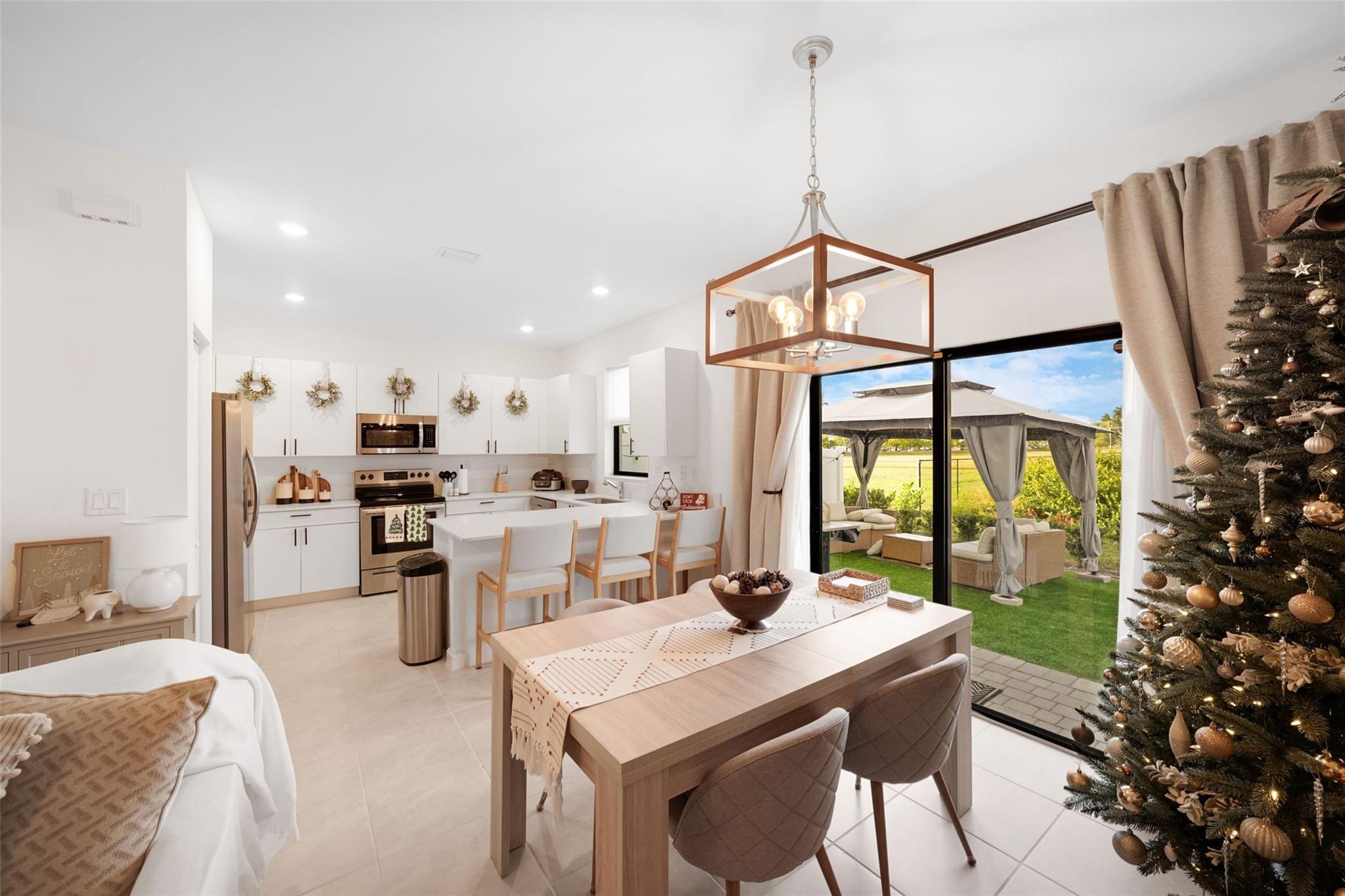 659 NW 204th Street, Miami, FL 33169