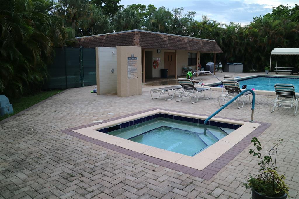 Photo for 4940 E Sabal Palm Boulevard, 303, Tamarac, FL 33319 - Listing #FX-10435747 4940 E Sabal Palm Boulevard, 303, Tamarac, FL 33319