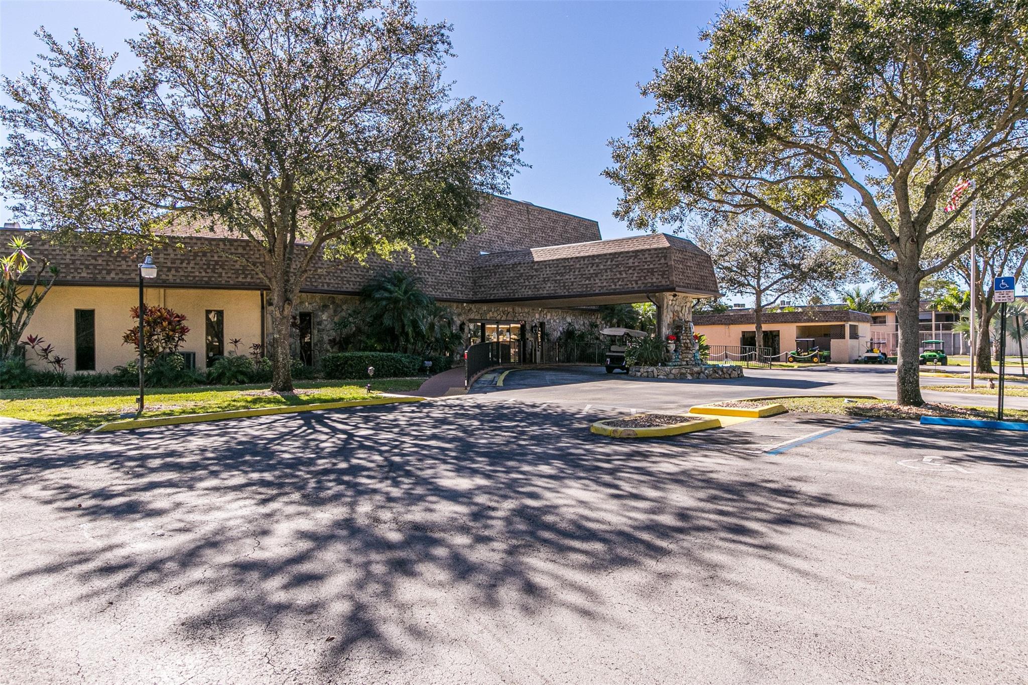 450 Briarwood Circle 2, Hollywood, FL 33024