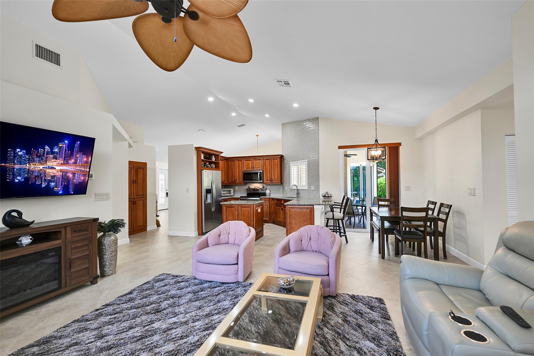 4910 NW 104th Avenue, Coral Springs, FL 33076