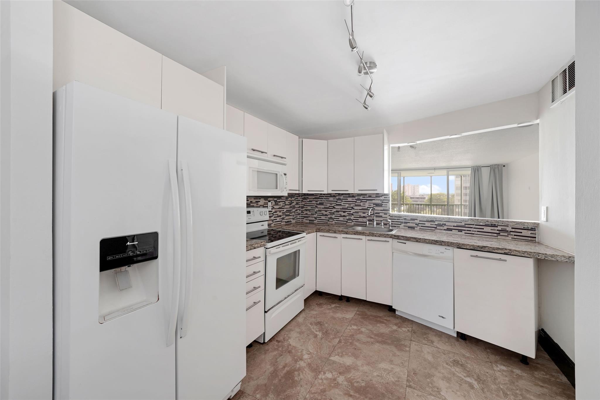 Photo for 1750 NE 191st Street, 519, Miami, FL 33179 - Listing #FX-10506230 1750 NE 191st Street, 519, Miami, FL 33179