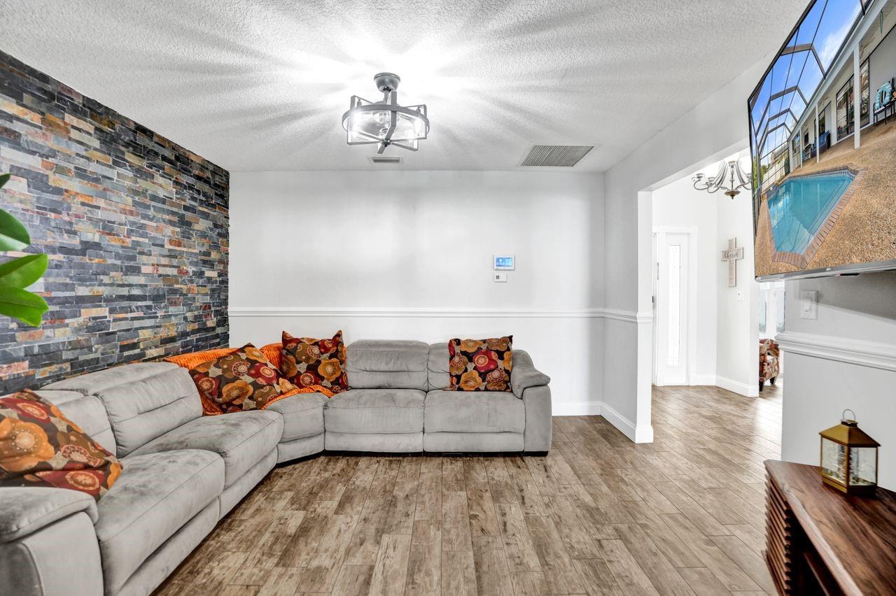 326 NW 101st Terrace, Coral Springs, FL 33071