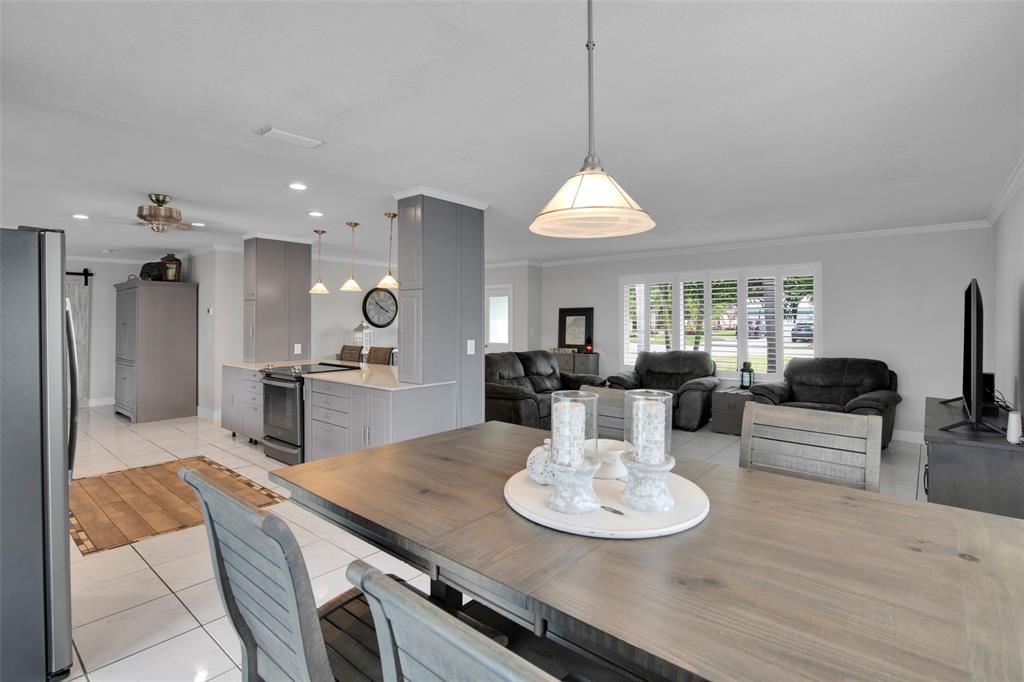 Photo for 5880 SW 19th Street, Plantation, FL 33317 - Listing #FX-10436185 5880 SW 19th Street, Plantation, FL 33317