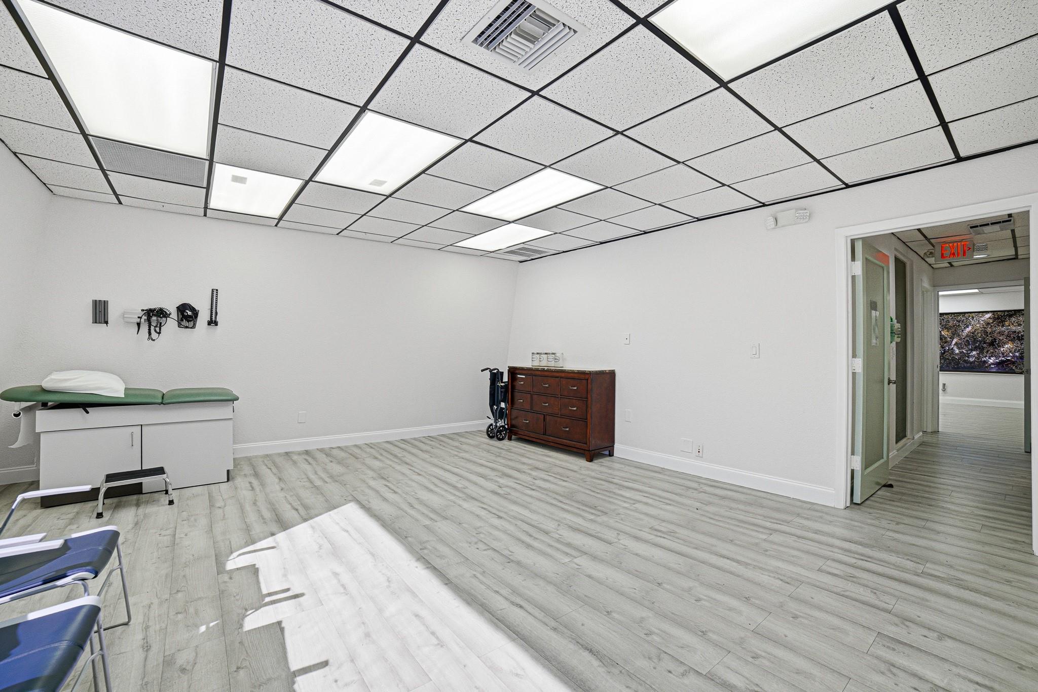 2929 N University Drive, Coral Springs, FL 33065