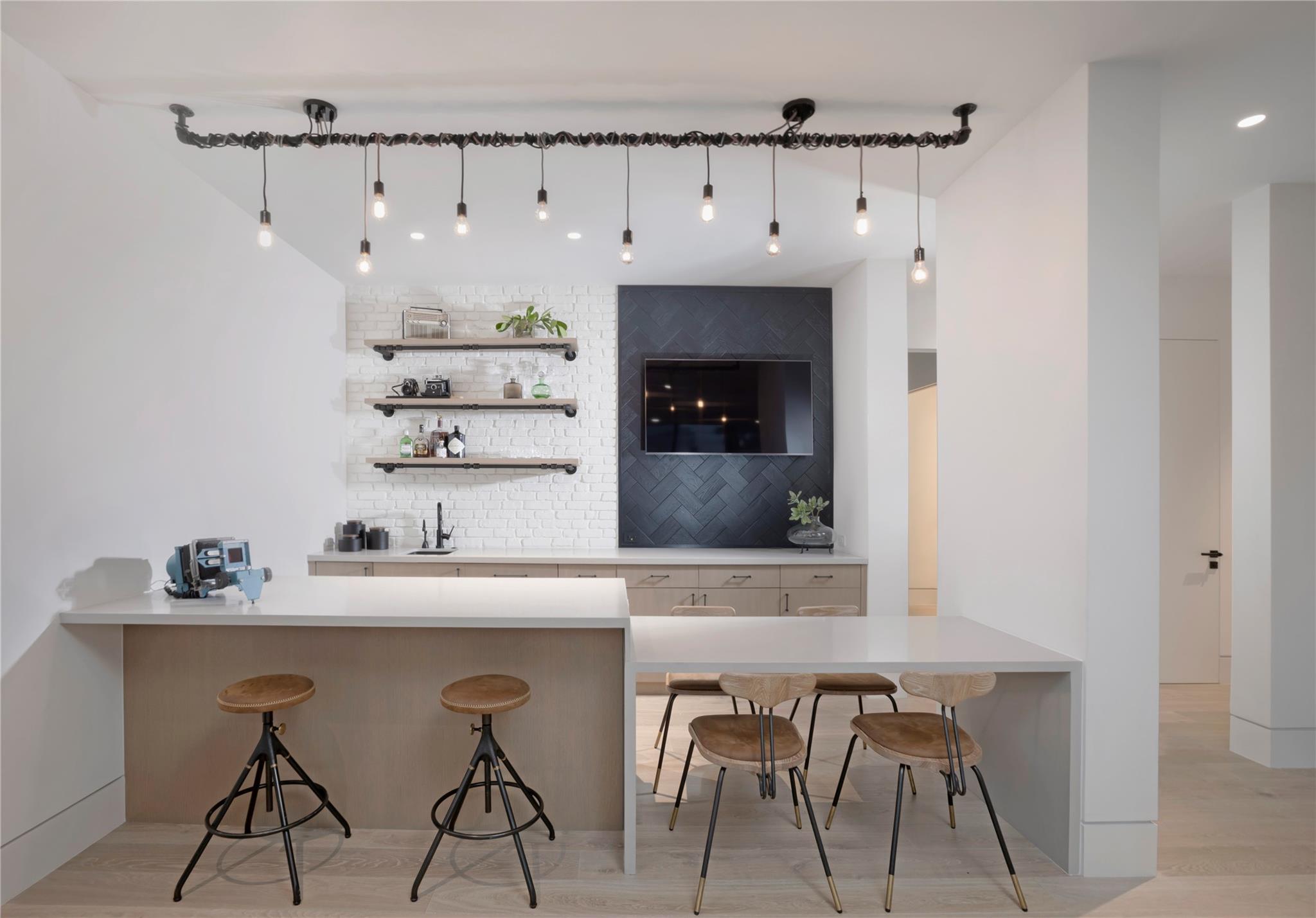 516 Mola Avenue, Fort Lauderdale, FL 33301