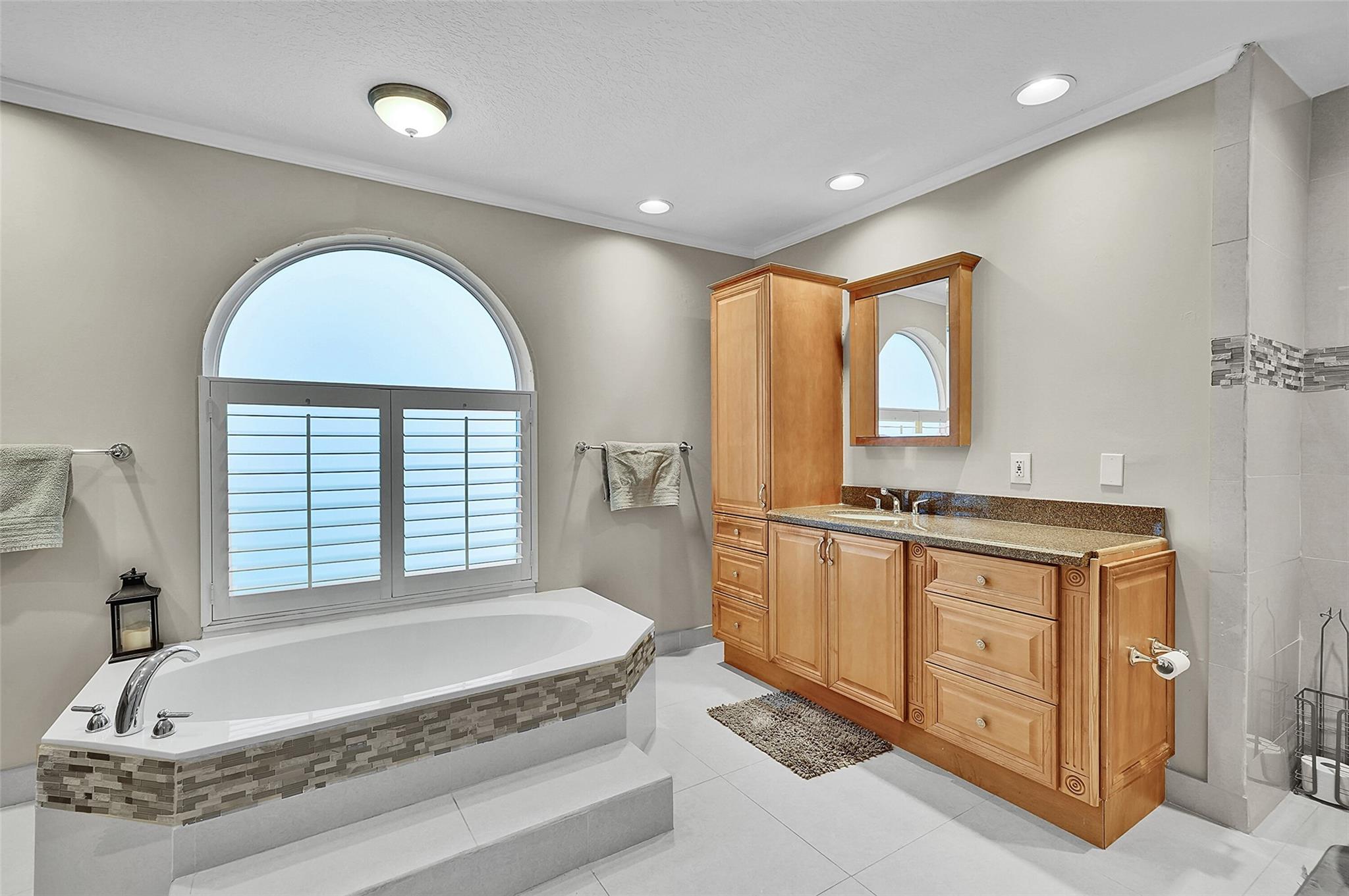 4983 NW 107th Avenue, Coral Springs, FL 33076