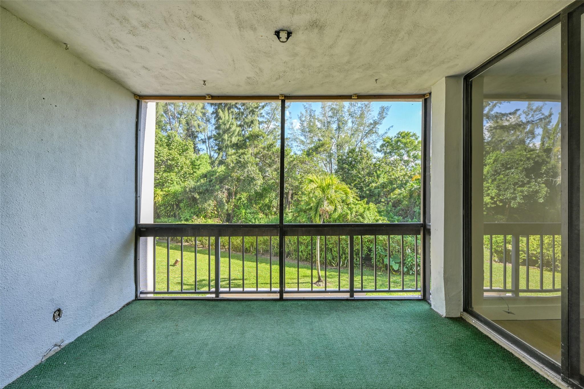 8411 Forest Hills Drive 206, Coral Springs, FL 33065