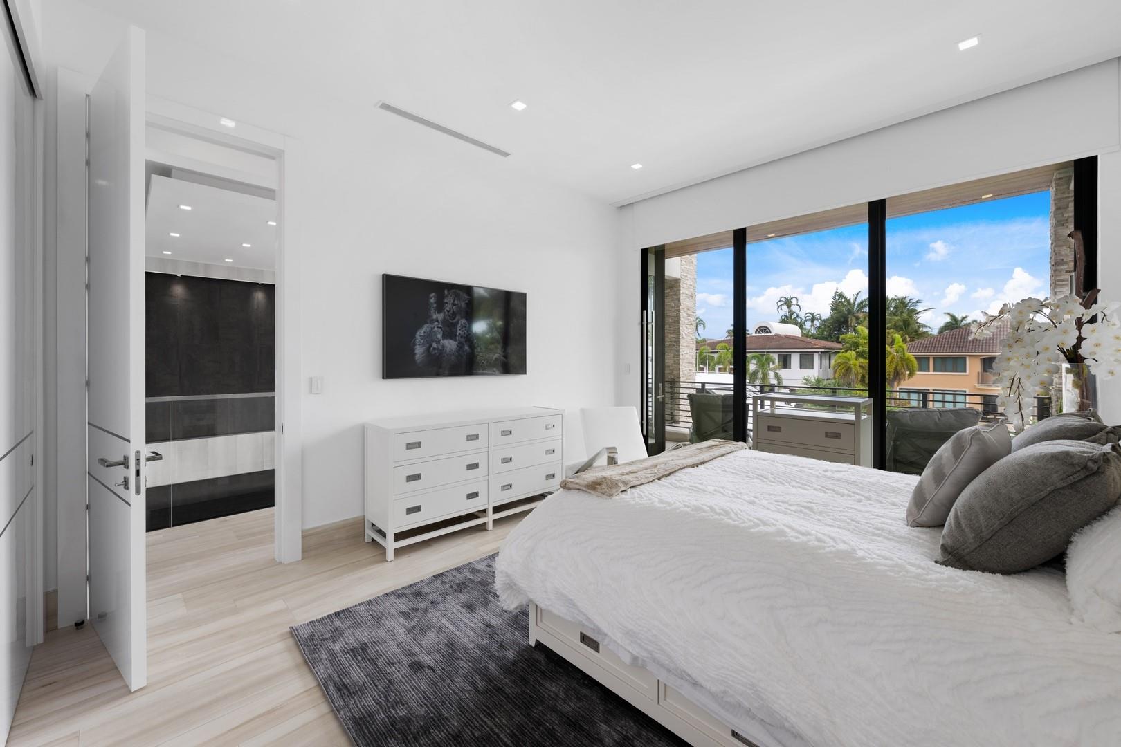 2437 Delmar Place, Fort Lauderdale, FL 33301