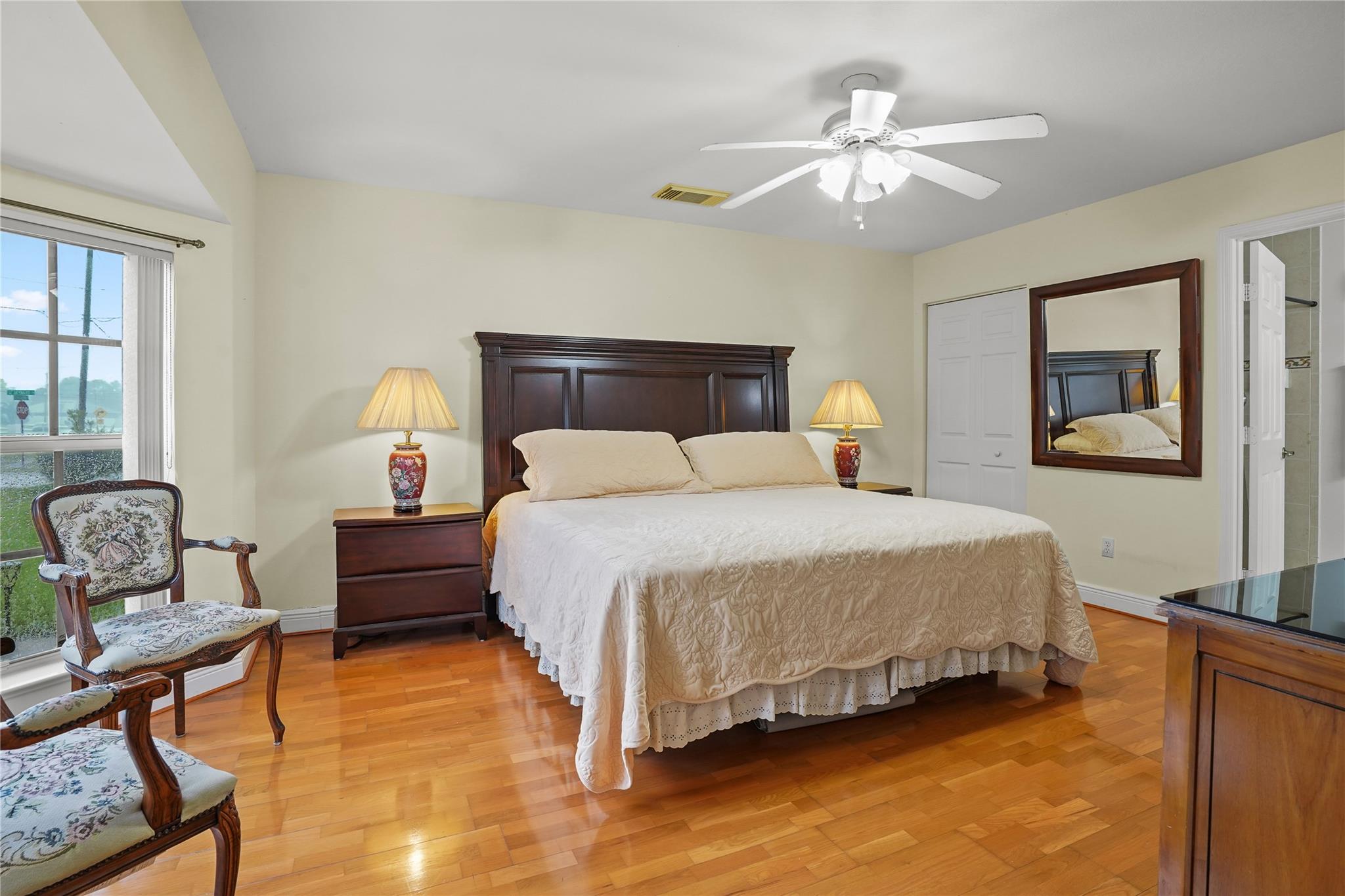 Master Bedroom - 1st level