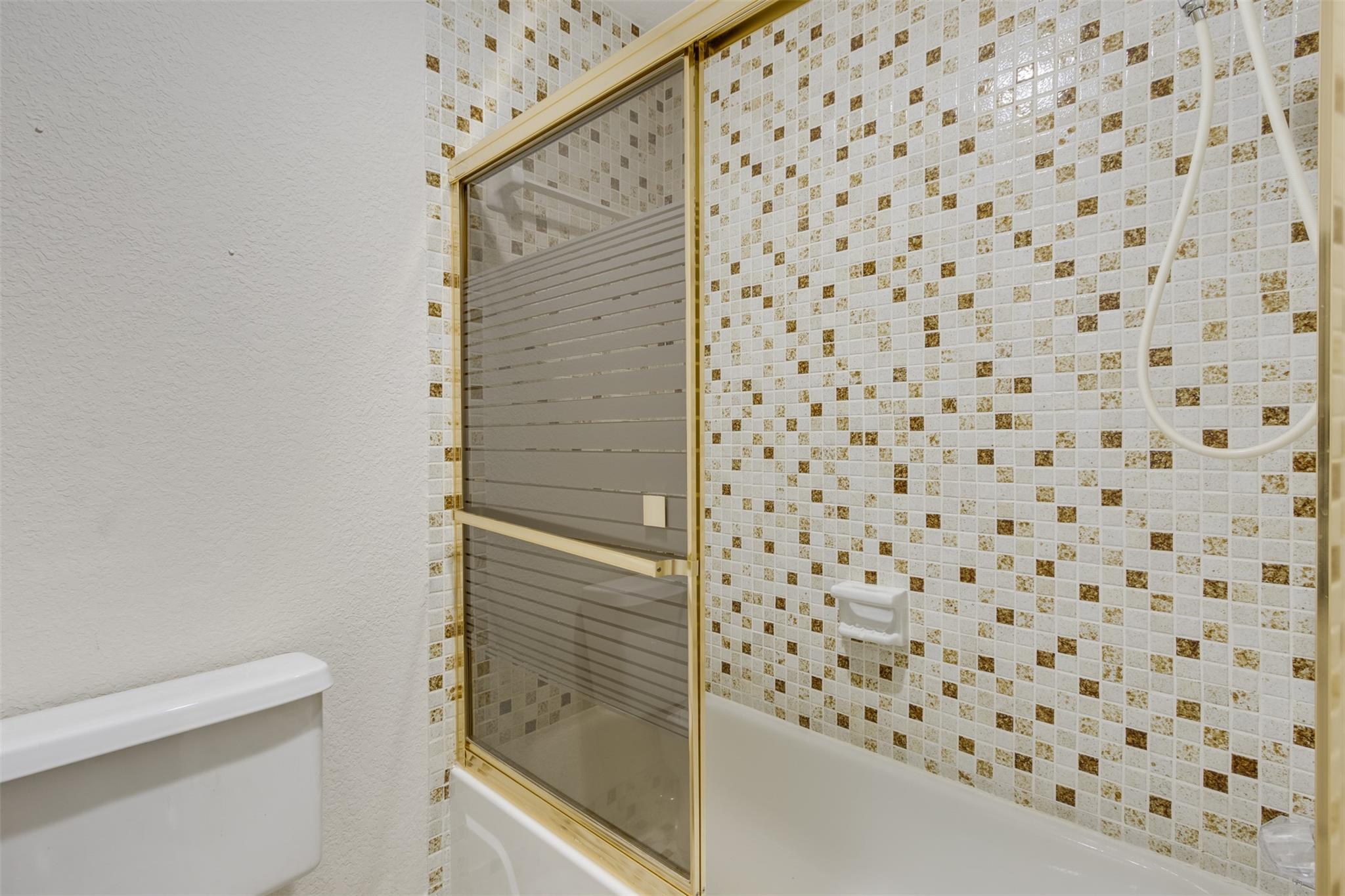 450 Briarwood Circle 2, Hollywood, FL 33024