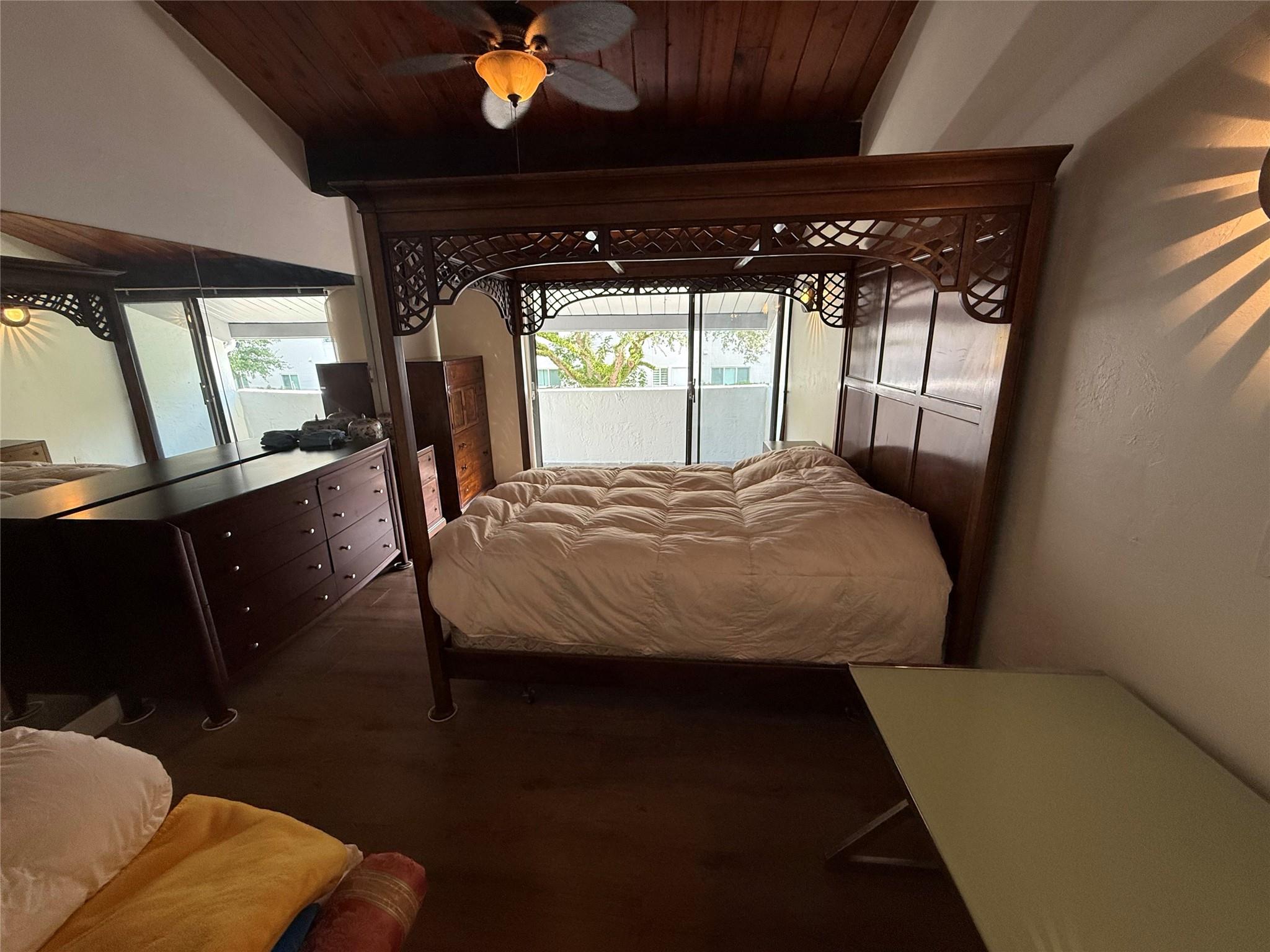 19428 NE 26th Avenue 103, Miami, FL 33180