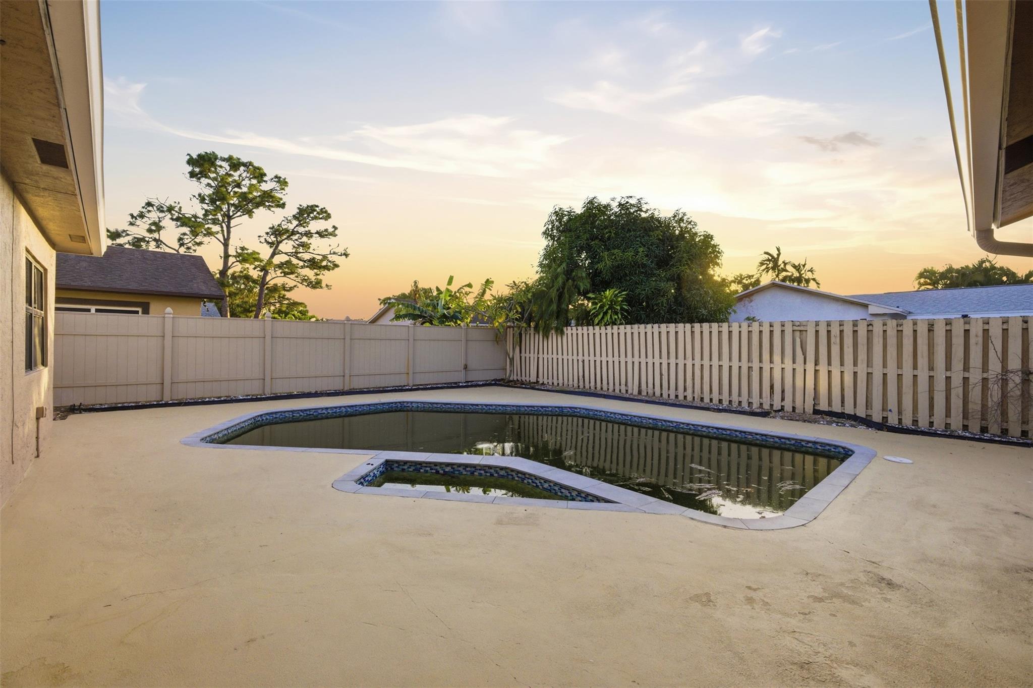 2702 NW 98th Way, Coral Springs, FL 33065