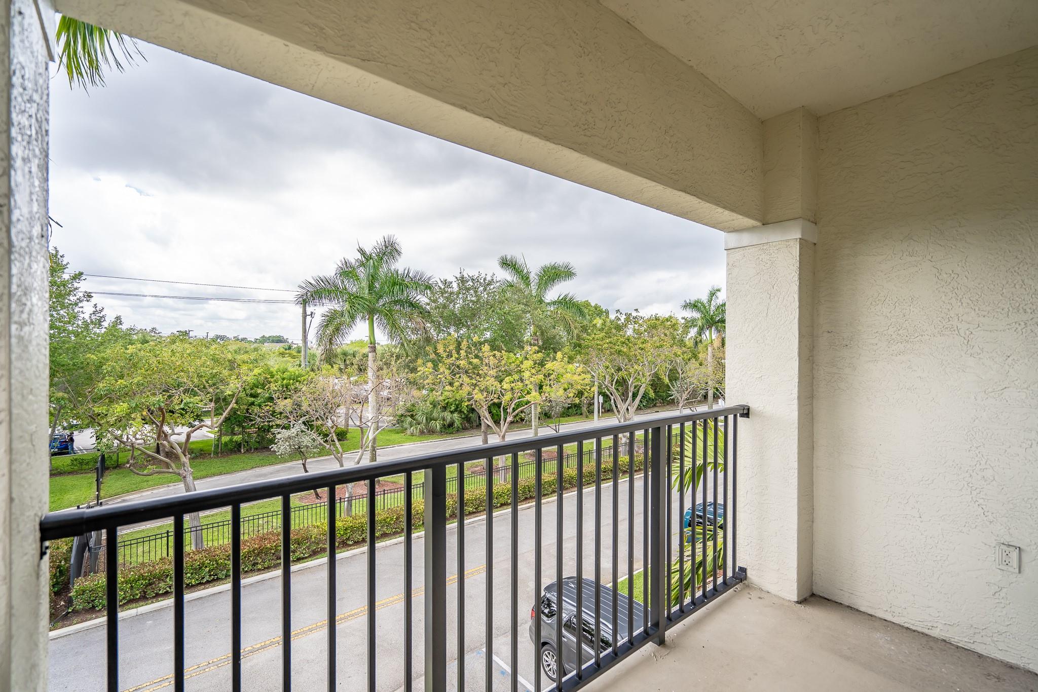 5800 W Sample Road 308, Coral Springs, FL 33067