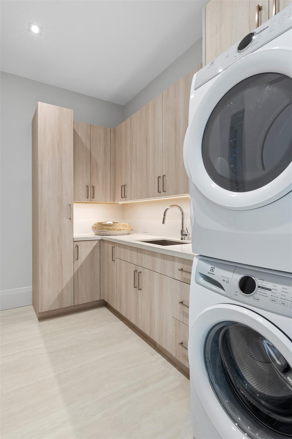 32 Seneca Road, Fort Lauderdale, FL 33308