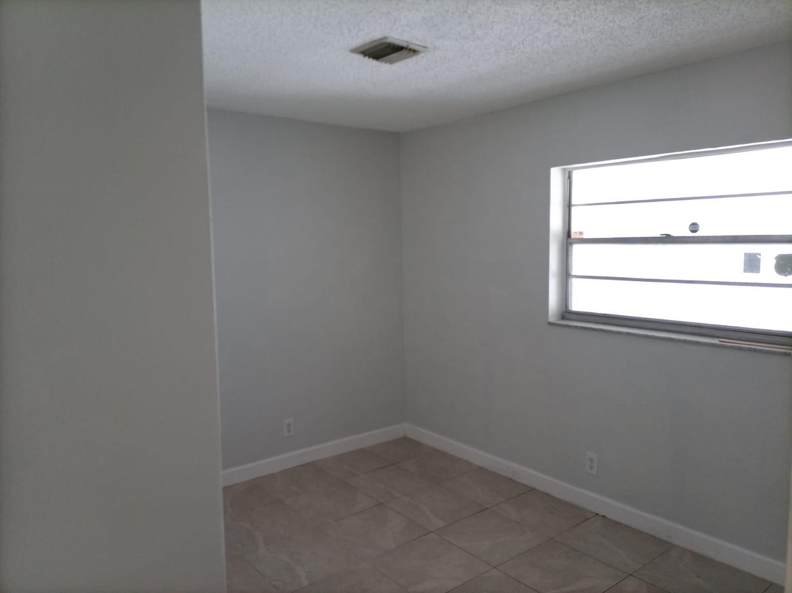 4000 NW Woodside Drive, Coral Springs, FL 33065