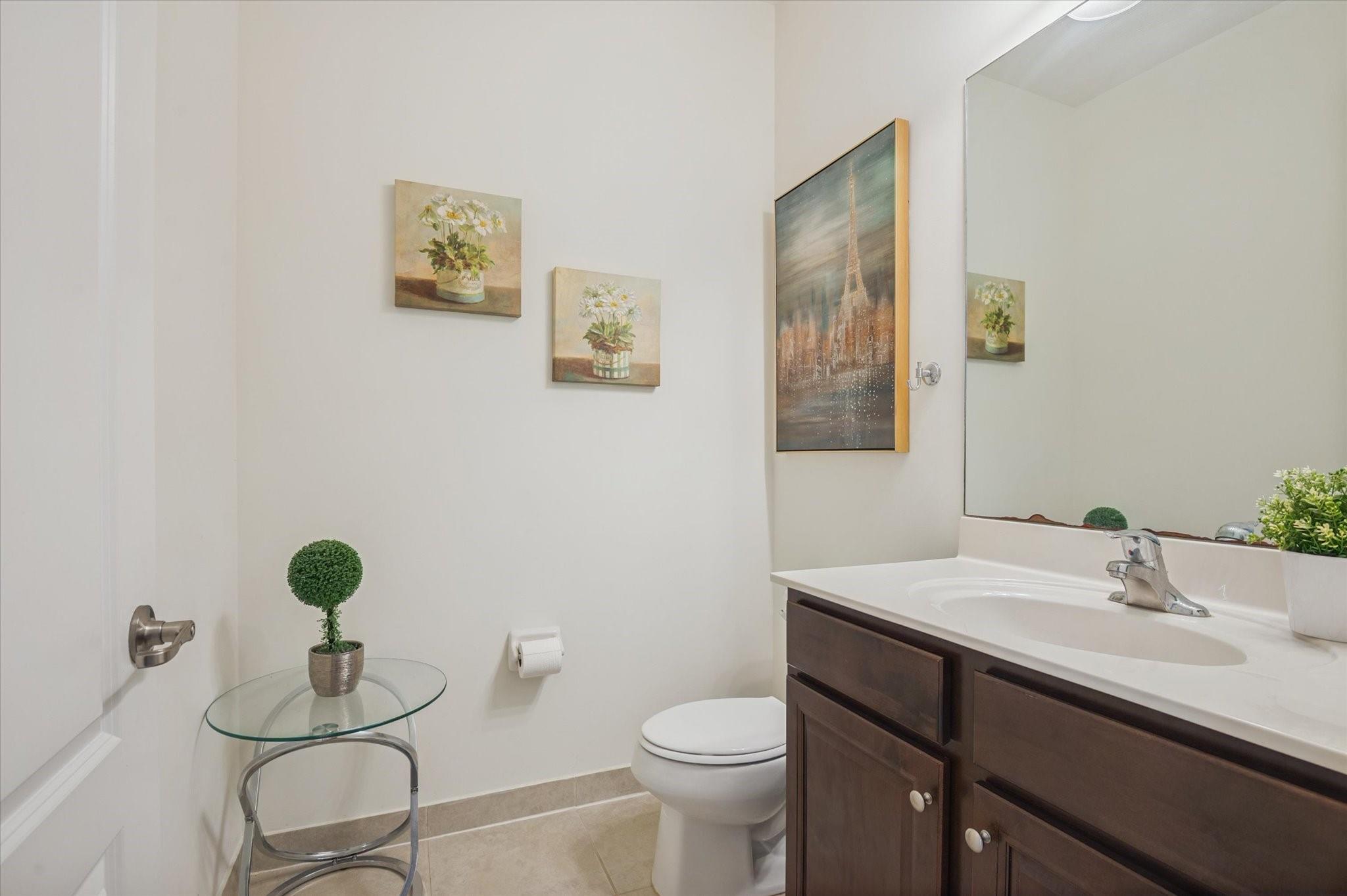 Guest Bathroom #2 Upstairs