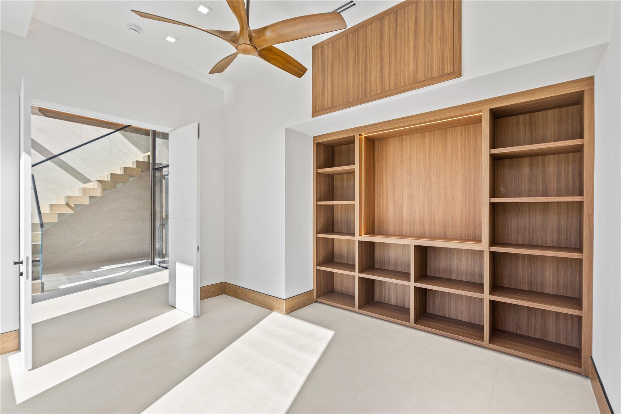 2441 NE 48th Court, Lighthouse Point, FL 33064