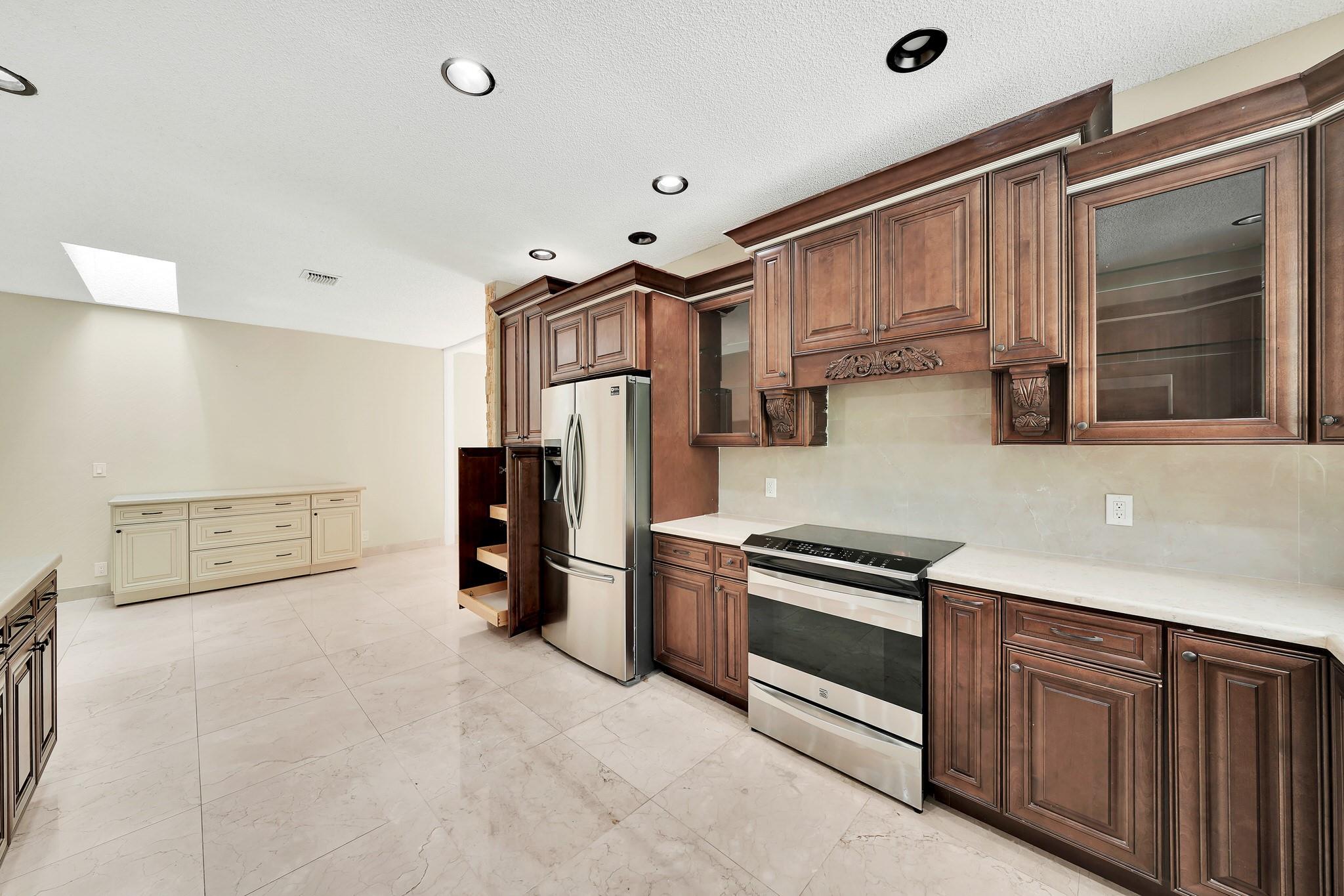 645 NW 102nd Avenue, Coral Springs, FL 33071