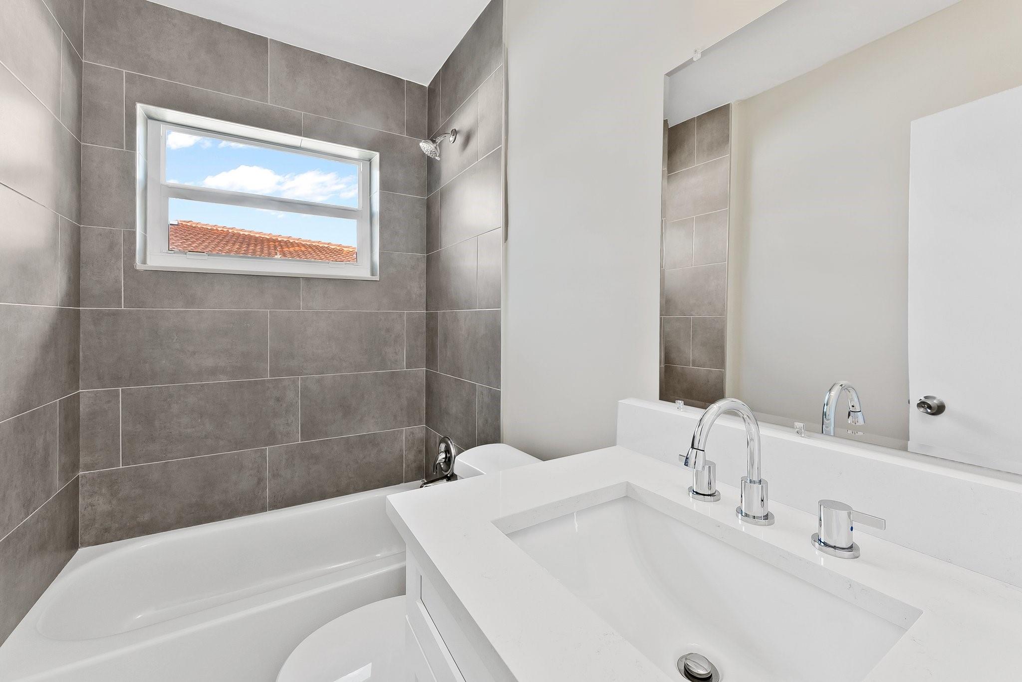 3580 NW 110th Avenue B, Coral Springs, FL 33065