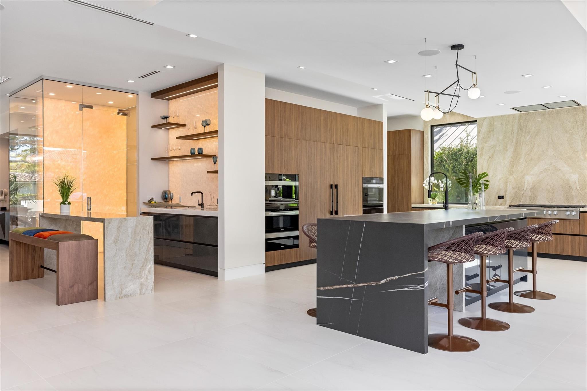 2733 NE 16th Street, Fort Lauderdale, FL 33304